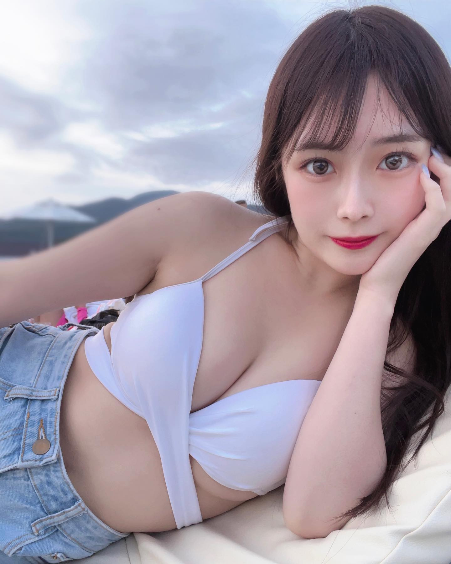 この写真は水着ですが。👙
今日と明日、浴衣イベントです👘❤️

予定薄めなので、来てくれたら嬉しいです🥹✨

#北海道#札幌#すすきの#CITY GROUP#ラピュタ#LAPUTA#ニュークラ#シティーグループ#すすきのキャバ嬢#キャバ嬢#ニュークラ嬢#水商売#美容#シャンパン#歌舞伎町#六本木#銀座#ホスト#バー#中洲#ミナミ#ドレス#ヘアメ#すすきのグルメ#呑み#ポケパラ#札幌観光#instagood#likeforlike#きゃばきゃば