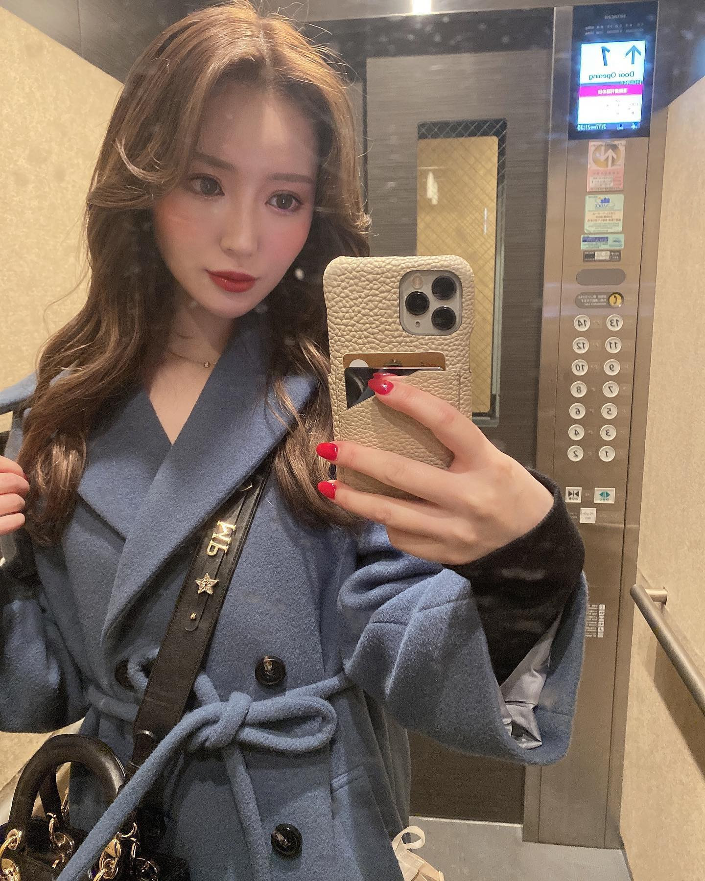 この写真好評だった🫠💕

鏡汚いのとポケットからマスクはみ出てるのは見なかった事にしてください🫡

#エリアジー#オレンジテラス#オーシャンスカイ#モナクラス#キャバクラ#ニュークラブ#ニュークラ#ホステス#キャバ嬢#すすきの#札幌#歌舞伎町#国分町#フォロミー#フォロー#フォロワー#いいね#可愛い#かわいい#followme#likeforlikes#instagood#instalike#follow#f4f