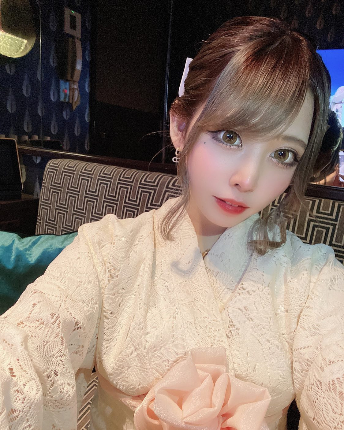 .
.
夏あっという間に終わったな〜🥲
秋大好きだから早く秋にならないかなと思いつつ夏の終わりから秋にかけての切なさがなんか苦手です😟🍁
.
.
.
.
#浴衣 #浴衣ヘア #浴衣ヘアアレンジ #浴衣女子 #浴衣デート #浴衣イベント #浴衣アレンジ #浴衣コーディネート #レース浴衣 #夏 #お祭り #キャバ嬢 #キャバクラ #キャバクラ嬢 #東京 #池袋 #渋谷 #新宿 #歌舞伎町 #六本木 #東京キャバクラ #池袋キャバクラ