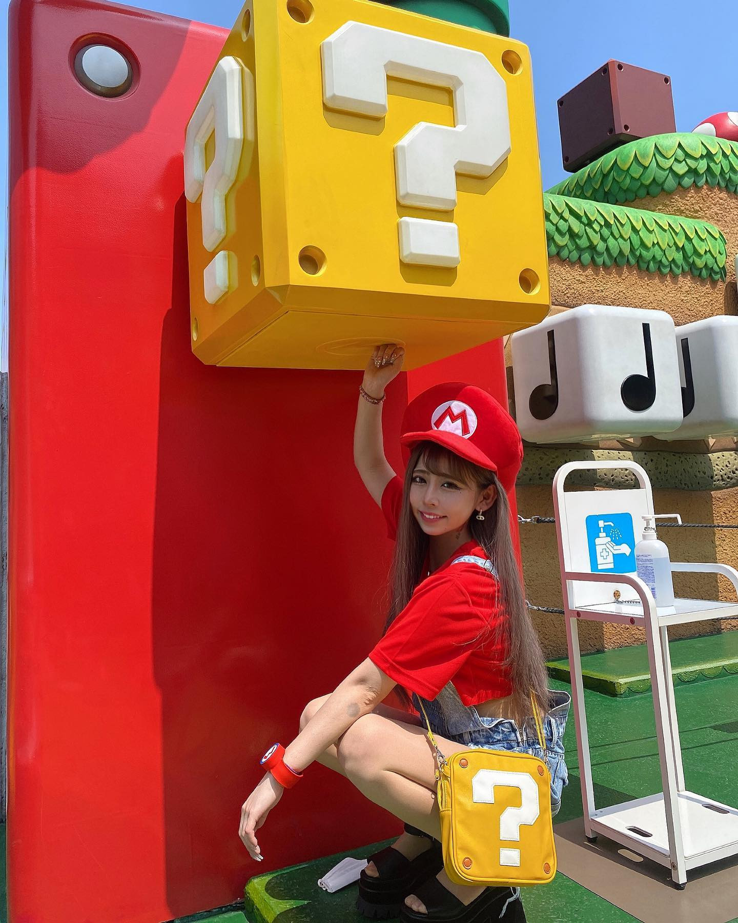 .
.
マリオ❤️
.
パークの誰よりもマリオの自信あった🫶
そろそろ土管で移動できる時代こい🧏‍♀️
足元マスク置いてるのジワ
.
.
.
.
#usj #universalstudiosjapan #universalstudiojapan #ユニバ #ユニバーサルスタジオジャパン #usjコーデ #ｕｓｊ #ユニバコーデ #ユニバーサルスタジオジャパン🌏 #ユニバデート #ユニバ写真 #ユニバ女子 #usjファン #usj女子 #ニンテンドーワールド #スーパーニンテンドーワールド #マリオコーデ 