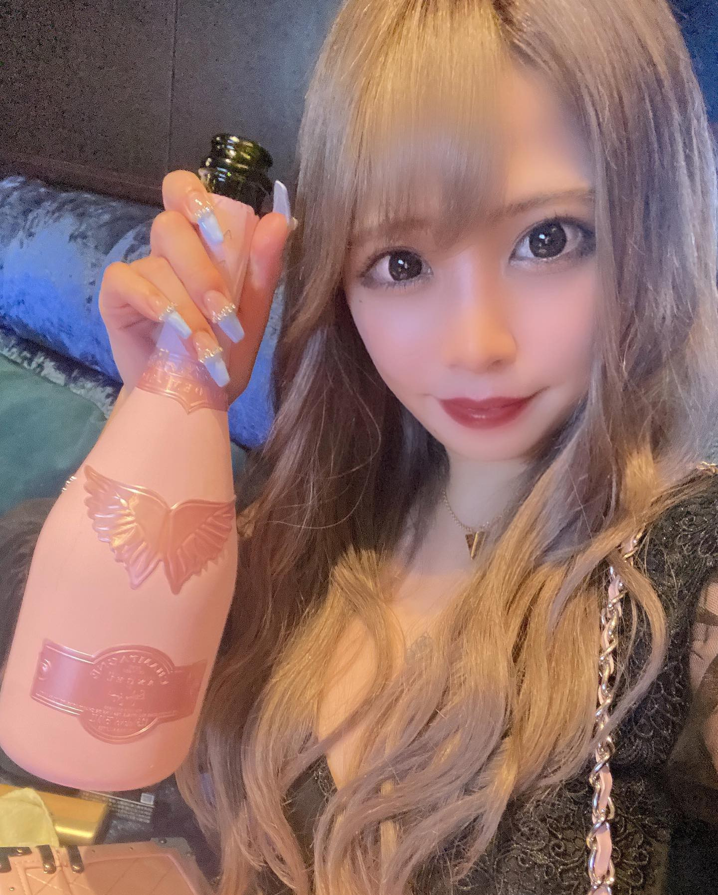 .
.
👼🏻💓
.
可愛いし箱欲しい〜って言ってたら七夕にサプライズで♡
.
.
.
.
#キャバ嬢 #キャバクラ #キャバクラ嬢 #キャバ #キャバクラドレス #キャバキャバ #ラウンジ #ラウンジ嬢 #ラウンジドレス #東京 #池袋 #新宿 #歌舞伎町 #六本木 #池袋キャバクラ #池袋レッドシューズ #redshoes #princegroup #飲み屋街 #飲み屋 #シャンパン #エンジェル #エンジェルデュミセック #👼🏻 #七夕