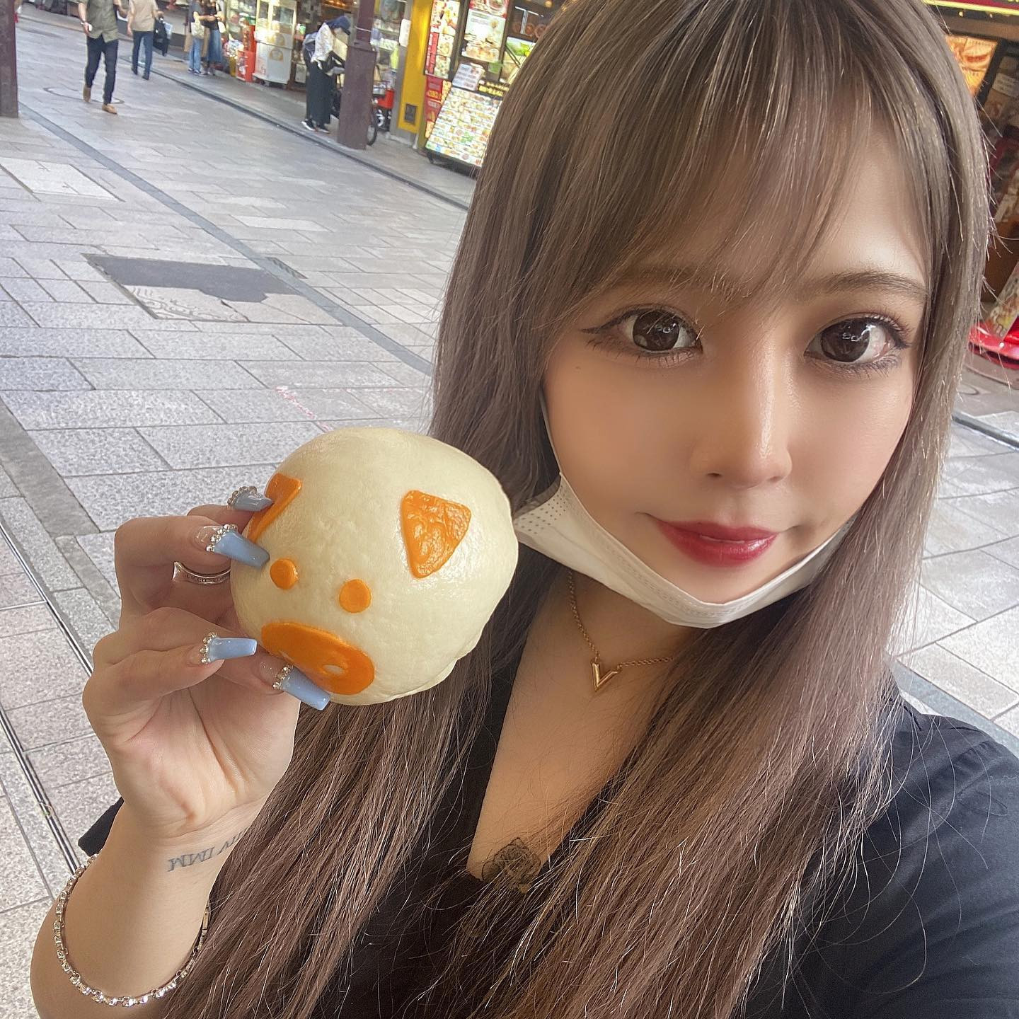 .
.
横浜中華街🇨🇳
.
どれ食べても美味しくて幸せすぎた〜😭❤️
.
食べ歩き楽しい♡
相変わらず前歯🐹
.
.
.
.
#横浜中華街 #横浜中華街食べ歩き #横浜中華街グルメ #横浜中華街ランチ #横浜中華街🐼 #肉まん #角煮まん #小籠包 #焼売 #食べ歩き #食べ歩きグルメ #パンダまん #豚まん #横浜 #横浜グルメ #中華街 #中華街食べ歩き #中華街グルメ #🇨🇳