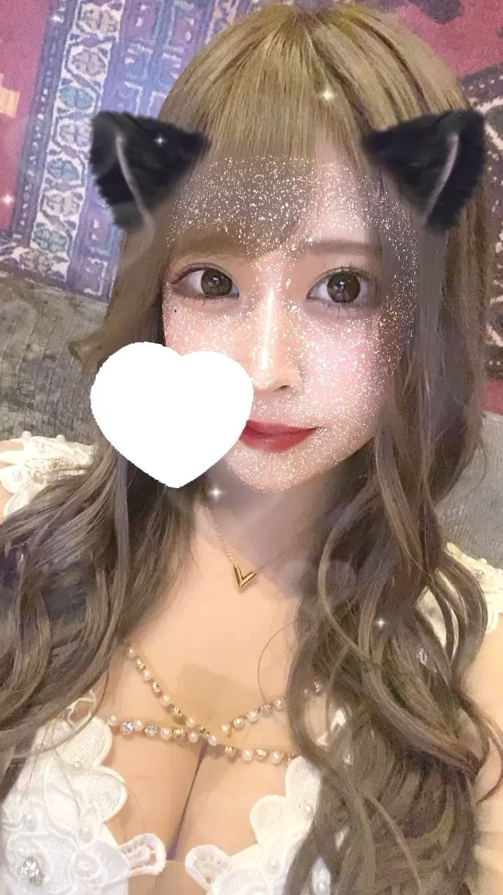 .
.
髪の毛暗くしたぽ🧏‍♀️
安定のあんじゅさん❤️
@lapis_anju 
.
暗くしたいけど色落ちは今まで通りの色になるようにって難しいオーダーも完璧にこなしてくれるのすごすぎる😢🫶
.
.
.
.
#newhair #newhairstyle #newhaircolor #newcolor #newcolors #newcolorhair #透明感カラー #暗髪カラー #暗髪 #夏カラー #美容室 #渋谷 #渋谷美容室 #東京美容室 #ラピステラス #ラピステラス渋谷 #渋谷ラピステラス #カ