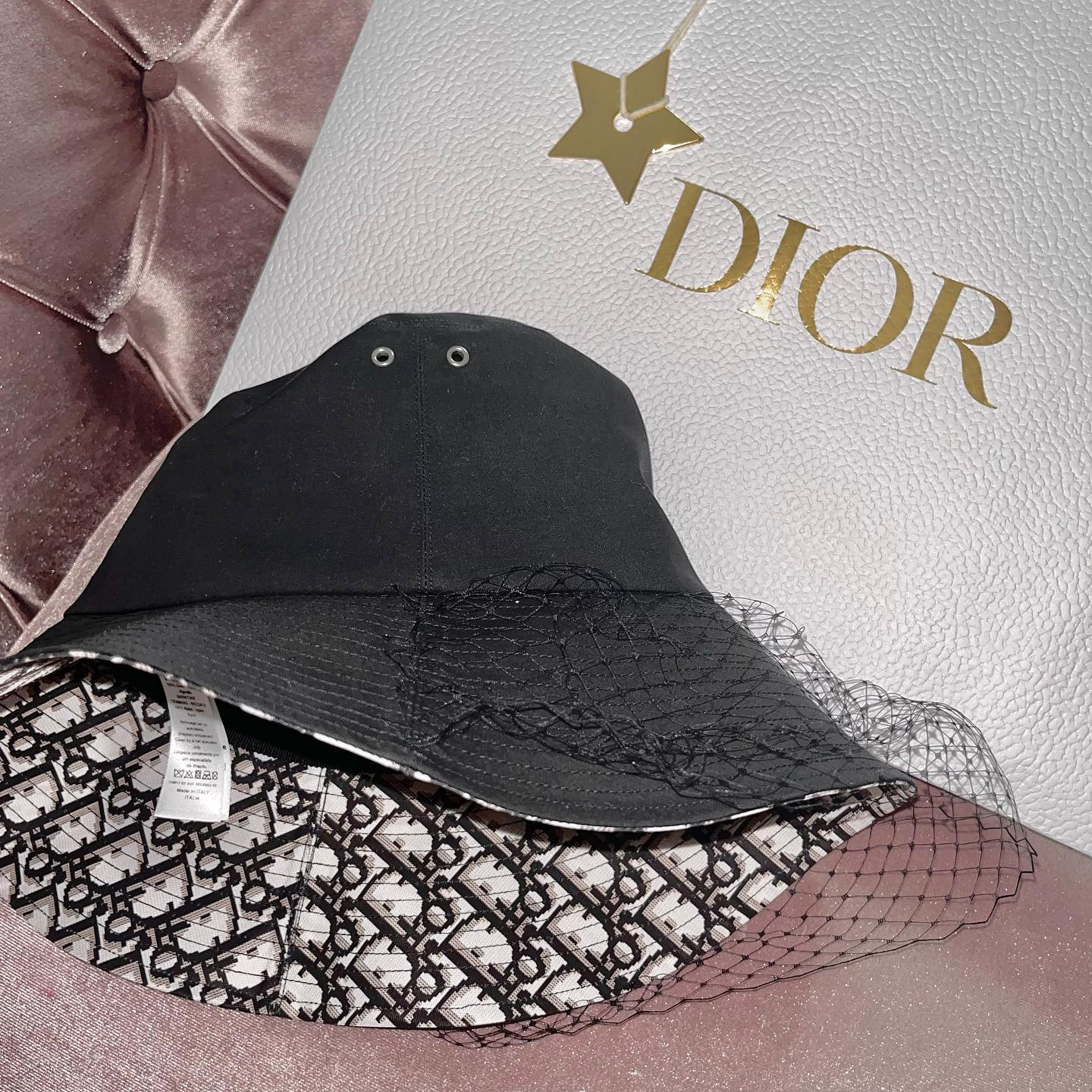 最近毎日投稿を心がけてます✊🏻🤍
本日も２１時から出勤です🥰

今週あと今日明日、
よろしくお願いします🙏🏻

#北海道#札幌#すすきの#CITYGROUP#ラピュタ#LAPUTA#ニュークラ#シティーグループ#すすきのキャバ嬢#キャバ嬢#ニュークラ嬢#水商売#美容#シャンパン#歌舞伎町#六本木#銀座#ホスト#バー#中洲#ミナミ#ドレス#ヘアメ#すすきのグルメ#呑み#ポケパラ#札幌観光#instagood#likeforlike#きゃばきゃば