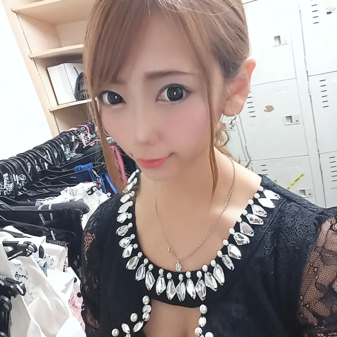 絆創膏見えないドレスにした🌟

#クラブヘレナ　#響きグループ　#水妃由羅　#札幌　#すすきの　#北海道　#ニュークラブ　#ニュークラ嬢　#すすきのニュークラ　#ラウンジ　#ラウンジ嬢　#キャバクラ　#キャバ嬢　#ホステス　#道産子　#美女スタグラム　#求人　#自撮り　#ヘアアレンジ　#キャバキャバ