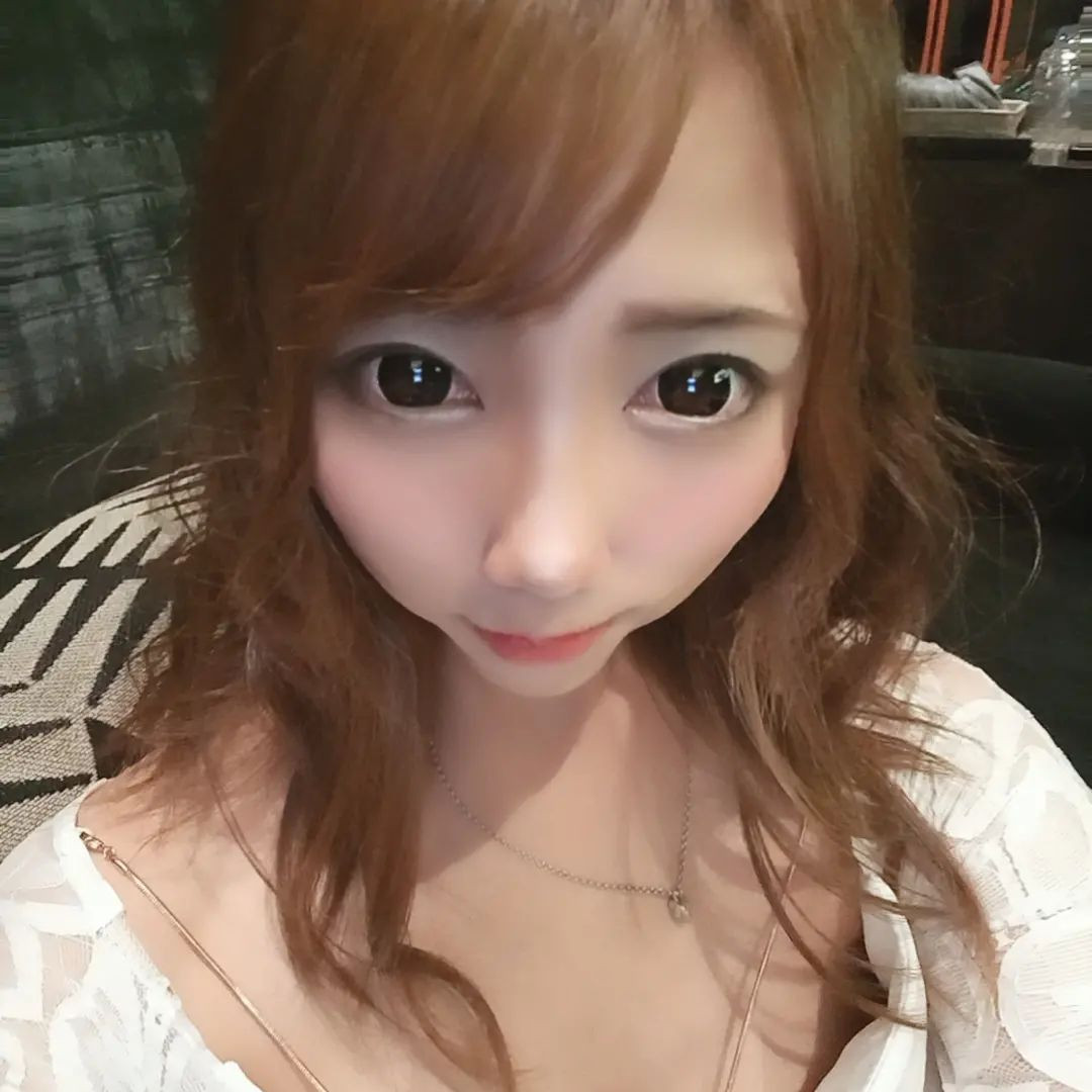 なんか湿気かな❔
アホ毛でる‼️

#クラブヘレナ　#響きグループ　#水妃由羅　#札幌　#すすきの　#北海道　#ニュークラブ　#ニュークラ嬢　#すすきのニュークラ　#ラウンジ　#ラウンジ嬢　#キャバクラ　#キャバ嬢　#ホステス　#道産子　#美女スタグラム　#求人　#自撮り　#ヘアアレンジ　#キャバキャバ