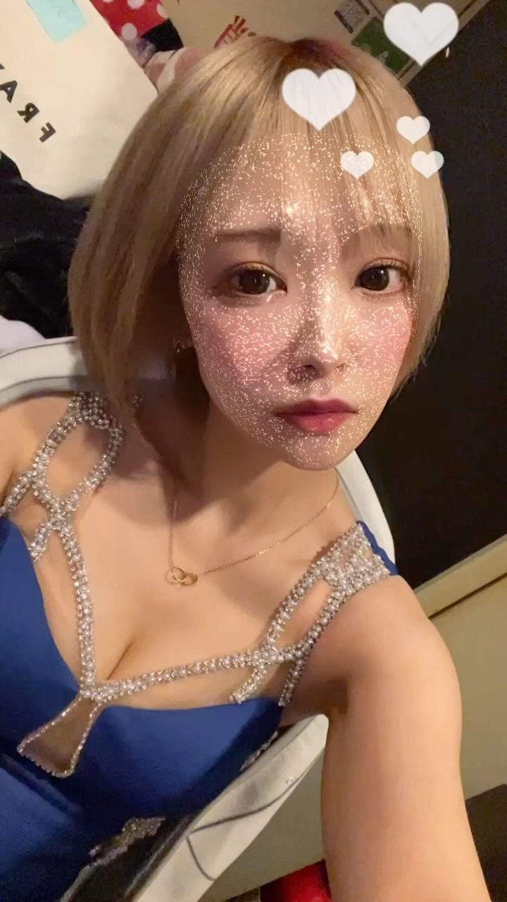 .
.
3日ぶりに出勤しました！👧
金土も出勤予定なので、
皆様よろしくお願いします👏💓
.