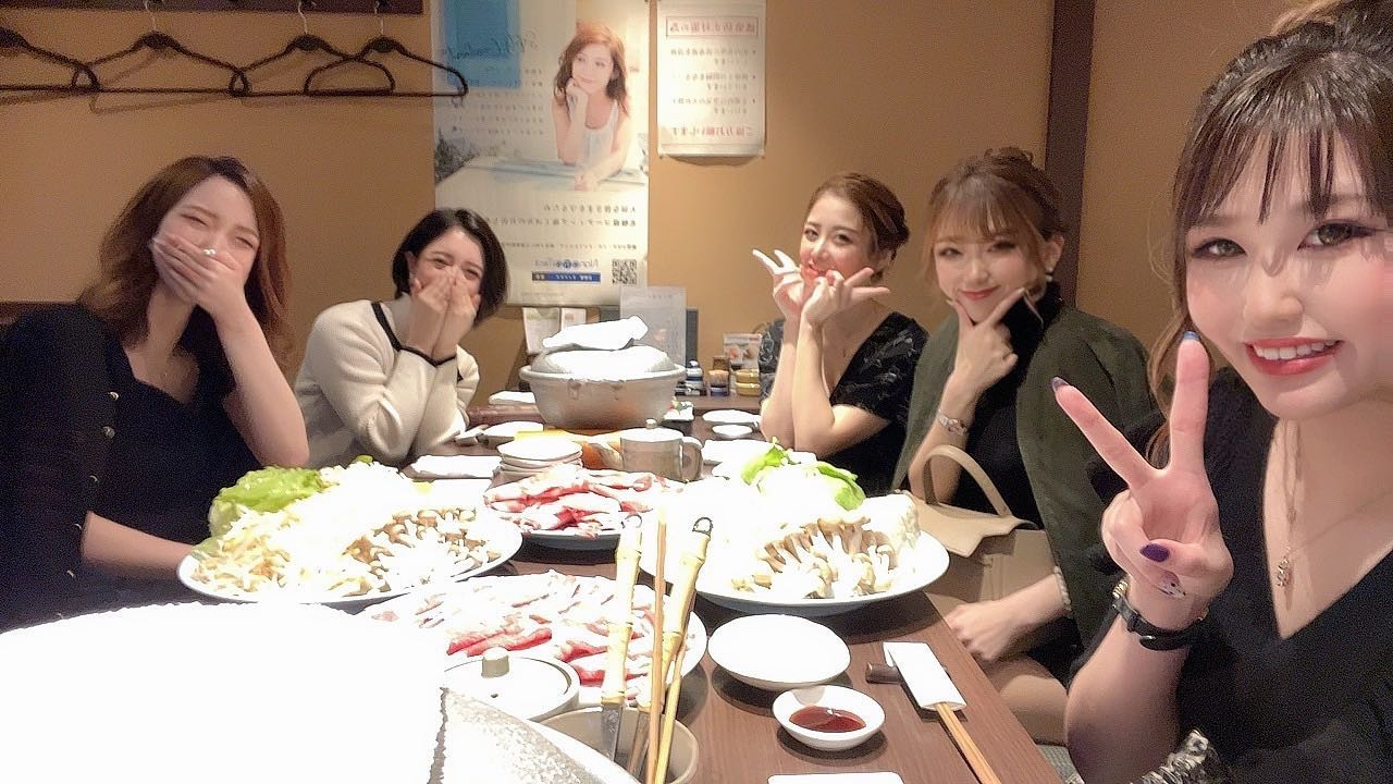 本日定休日です😇
土曜日は系列店と親睦会でした🤗

@helena_hibikigroup 

#クラブヘレナ　#響グループ　#天海莉央奈　#札幌　#すすきの　#北海道　#ニュークラブ　#ニュークラ嬢　#すすきのニュークラ　#ラウンジ　#ラウンジ嬢　#キャバクラ　#キャバ嬢　#ホステス　#道産子　#美女スタグラム　#求人　#自撮り　#ヘアアレンジ　#キャバキャバ#札幌観光#お酒#酔っ払い#歌舞伎町#錦#中州#国分町#お酒好きと繋がりたい#自撮り#いいね返し