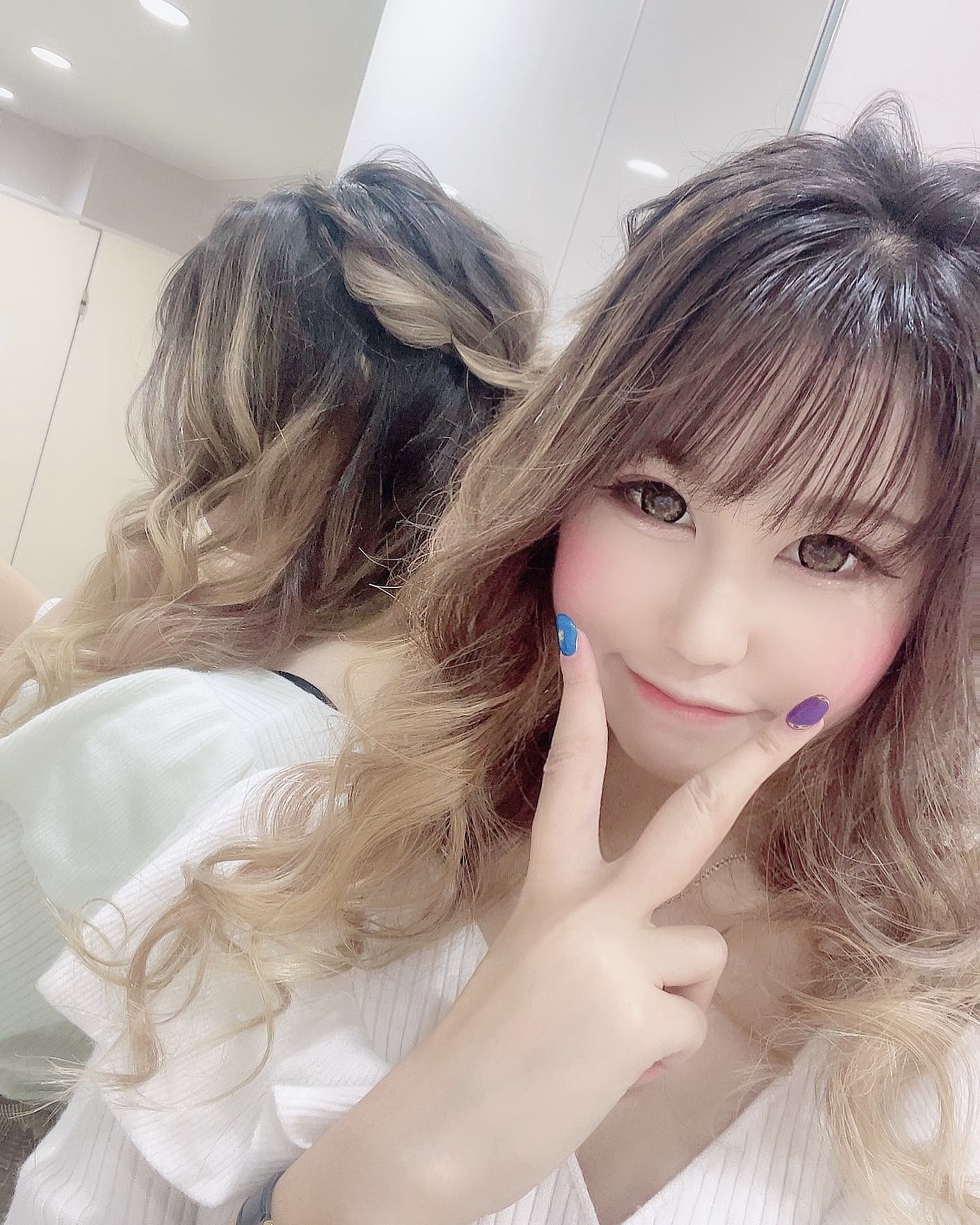 今日も出勤😇

@helena_hibikigroup 

#クラブヘレナ　#響グループ　#天海莉央奈　#札幌　#すすきの　#北海道　#ニュークラブ　#ニュークラ嬢　#すすきのニュークラ　#ラウンジ　#ラウンジ嬢　#キャバクラ　#キャバ嬢　#ホステス　#道産子　#美女スタグラム　#求人　#自撮り　#ヘアアレンジ　#キャバキャバ#札幌観光#お酒#酔っ払い#歌舞伎町#錦#中州#国分町#お酒好きと繋がりたい#自撮り#いいね返し