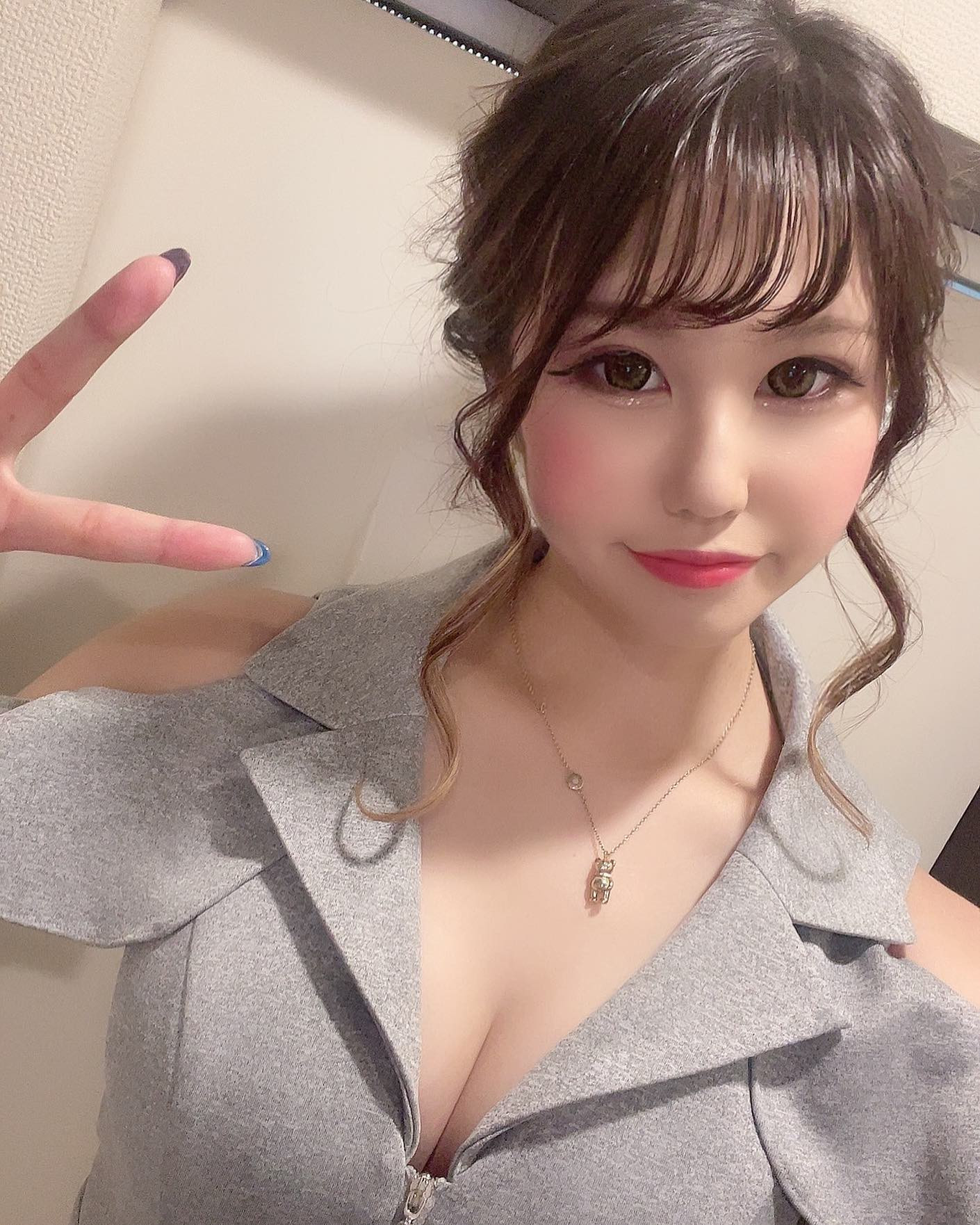 出勤😇

@helena_hibikigroup 

#クラブヘレナ　#響グループ　#天海莉央奈　#札幌　#すすきの　#北海道　#ニュークラブ　#ニュークラ嬢　#すすきのニュークラ　#ラウンジ　#ラウンジ嬢　#キャバクラ　#キャバ嬢　#ホステス　#道産子　#美女スタグラム　#求人　#自撮り　#ヘアアレンジ　#キャバキャバ#札幌観光#お酒#酔っ払い#歌舞伎町#錦#中州#国分町#お酒好きと繋がりたい#自撮り#いいね返し