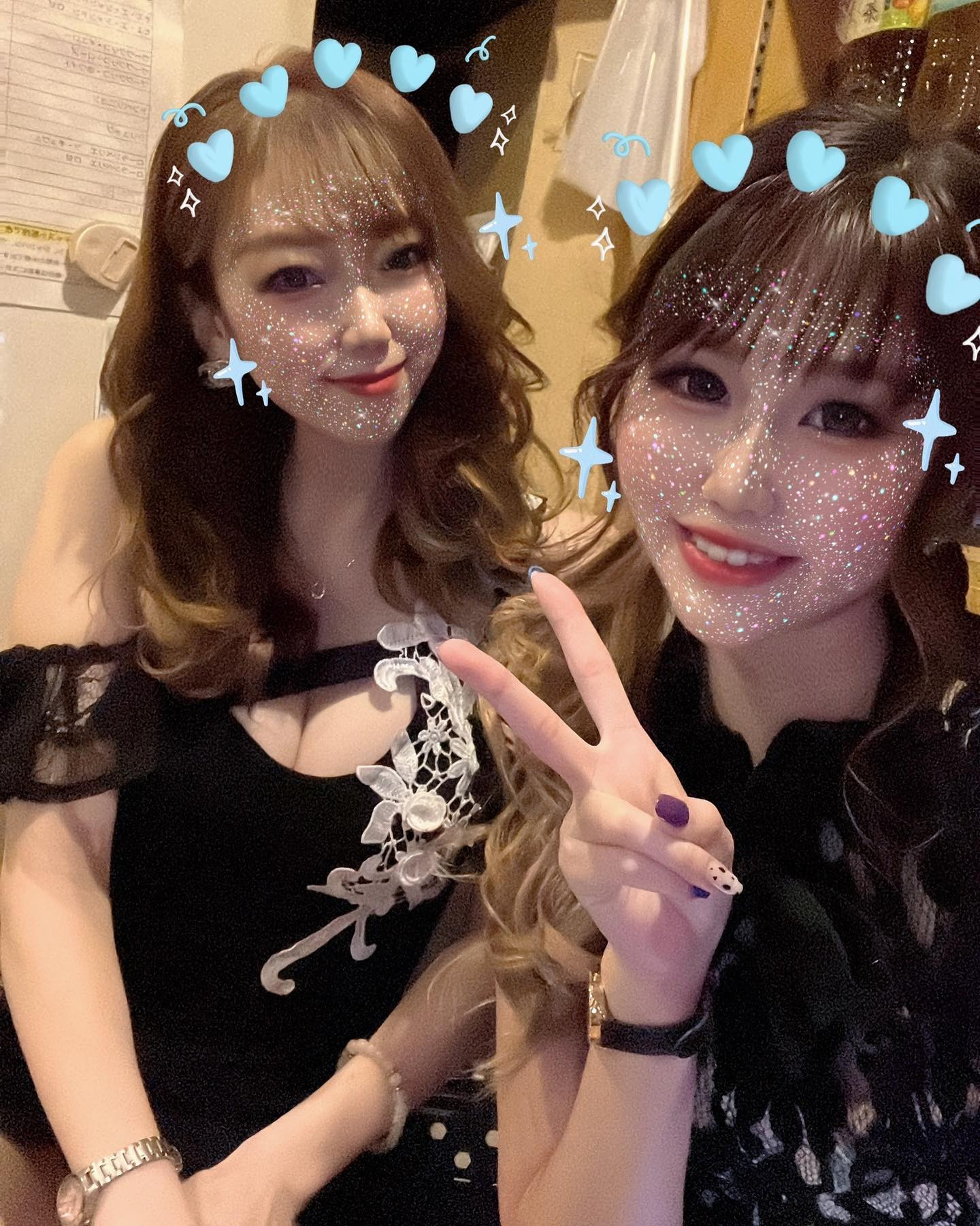 ひなちゃんと😇

@helena_hibikigroup 

#クラブヘレナ#ヘレナ#天海莉央奈#札幌#すすきの#北海道#ニュークラブ#ニュークラ嬢#すすきのニュークラ#ラウンジ#ラウンジ嬢#キャバクラ#キャバ嬢#ホステス#美女#夜職#ガールズバー#キャバドレス#インスタグラビア#すすきのキャバクラ
#札幌観光#お酒#酔っ払い#歌舞伎町#錦#中州#国分町#お酒好きと繋がりたい#自撮り#いいね返し