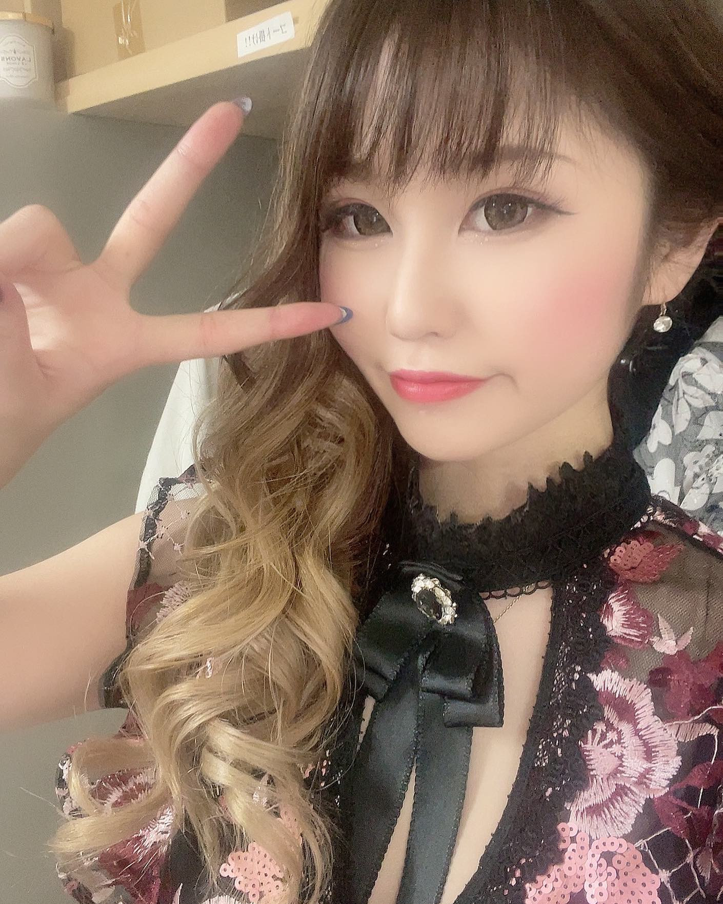 出勤したよー😇

@helena_hibikigroup 

#クラブヘレナ#ヘレナ#天海莉央奈#札幌#すすきの#北海道#ニュークラブ#ニュークラ嬢#すすきのニュークラ#ラウンジ#ラウンジ嬢#キャバクラ#キャバ嬢#ホステス#美女#夜職#ガールズバー#キャバドレス#インスタグラビア#すすきのキャバクラ
#札幌観光#お酒#酔っ払い#歌舞伎町#錦#中州#国分町#お酒好きと繋がりたい#自撮り#いいね返し