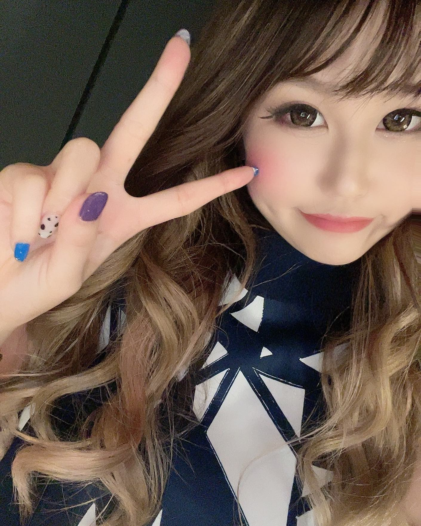 今日は巻き下ろし😘

@helena_hibikigroup 

#クラブヘレナ#ヘレナ#天海莉央奈#札幌#すすきの#北海道#ニュークラブ#ニュークラ嬢#すすきのニュークラ#ラウンジ#ラウンジ嬢#キャバクラ#キャバ嬢#ホステス#美女#夜職#ガールズバー#キャバドレス#インスタグラビア#すすきのキャバクラ
#札幌観光#お酒#酔っ払い#歌舞伎町#錦#中州#国分町#お酒好きと繋がりたい#自撮り#いいね返し