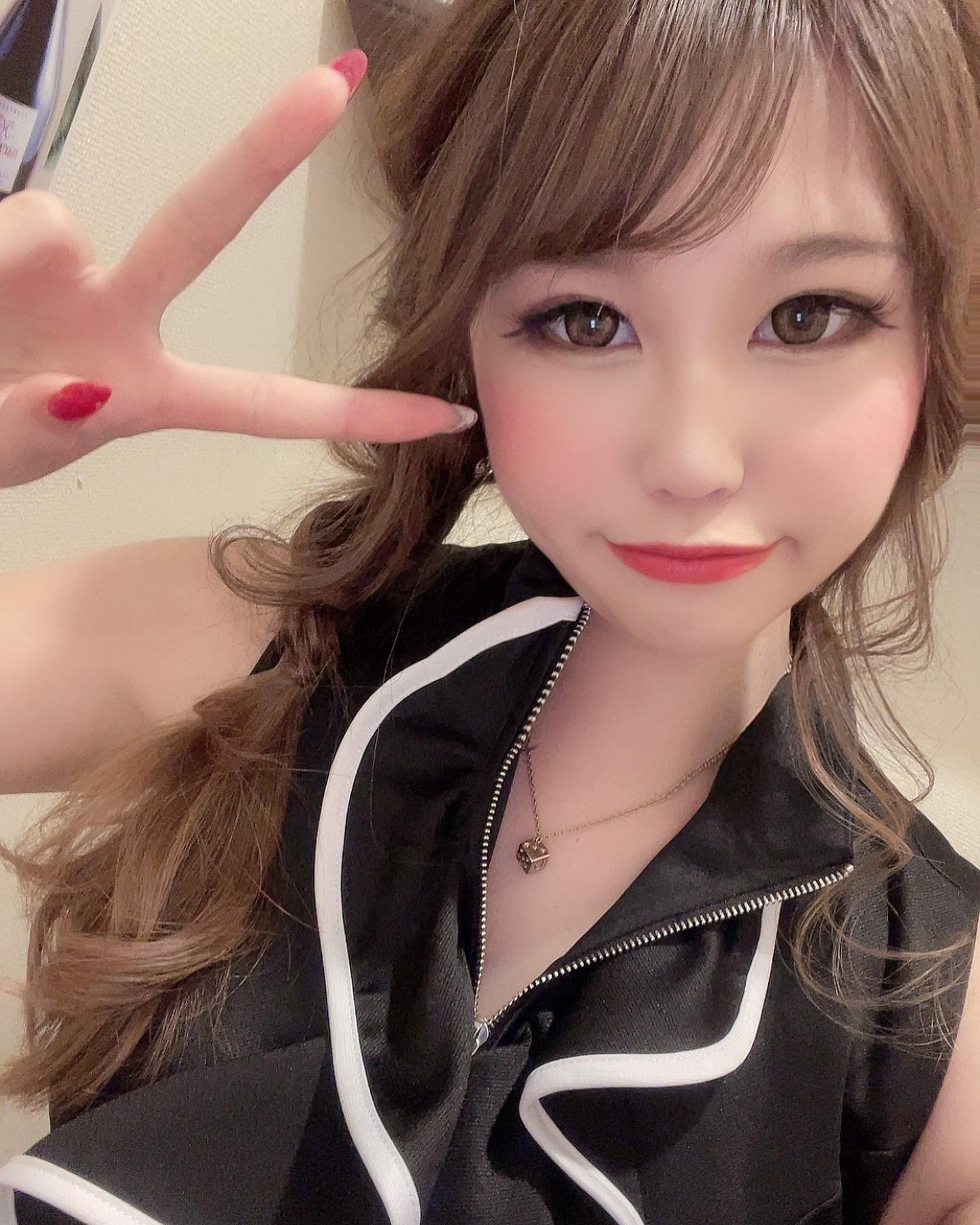 本日お休みです🥺

@helena_hibikigroup 

#クラブヘレナ#ヘレナ#天海莉央奈#札幌#すすきの#北海道#ニュークラブ#ニュークラ嬢#すすきのニュークラ#ラウンジ#ラウンジ嬢#キャバクラ#キャバ嬢#ホステス#美女#夜職#ガールズバー#キャバドレス#インスタグラビア#すすきのキャバクラ
#札幌観光#お酒#酔っ払い#歌舞伎町#錦#中州#国分町#お酒好きと繋がりたい#自撮り#いいね返し