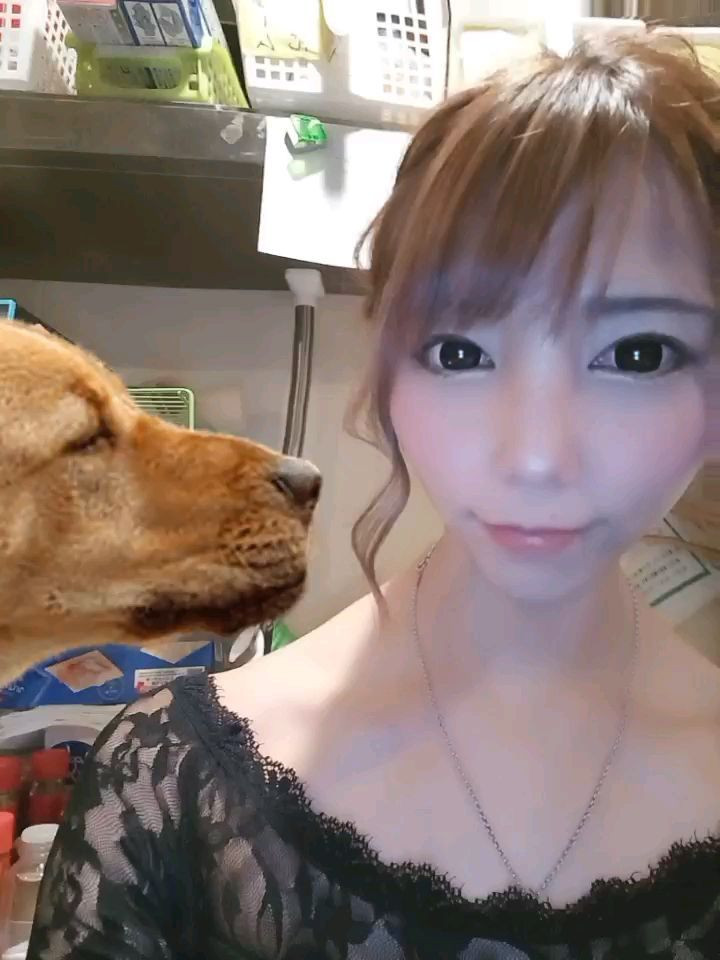 犬抱っこして出てきたから服に毛がついてた🤣

　#クラブヘレナ　#響きグループ　#水妃由羅　#札幌　#すすきの　#北海道　#ニュークラブ　#ニュークラ嬢　#すすきのニュークラ　#ラウンジ　#ラウンジ嬢　#キャバクラ　#キャバ嬢　#ホステス　#道産子　#美女スタグラム　#求人　#自撮り　#ヘアアレンジ　#キャバキャバ