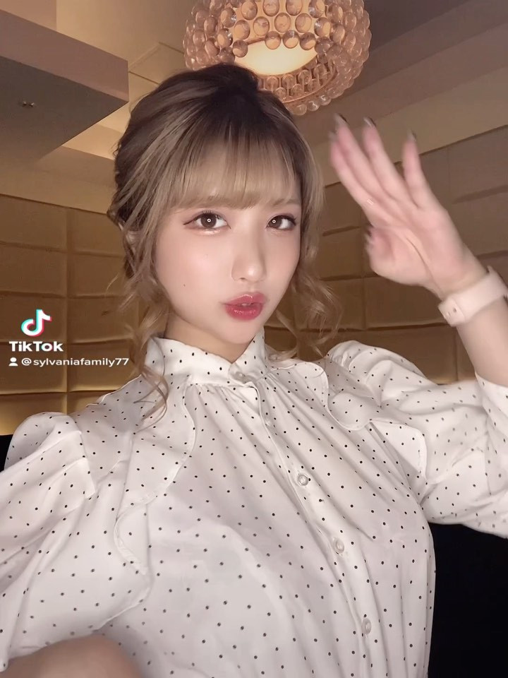 TikTok撮ったよん🫶🏻

・
・

#芹沢あいな#ショッピングgoo#tiktok#ホステス#キャバ嬢#キャバクラ#すすきのキャバ嬢#ニュークラブ#ニュークラ嬢#すすきのニュークラ嬢#すすきの#札幌