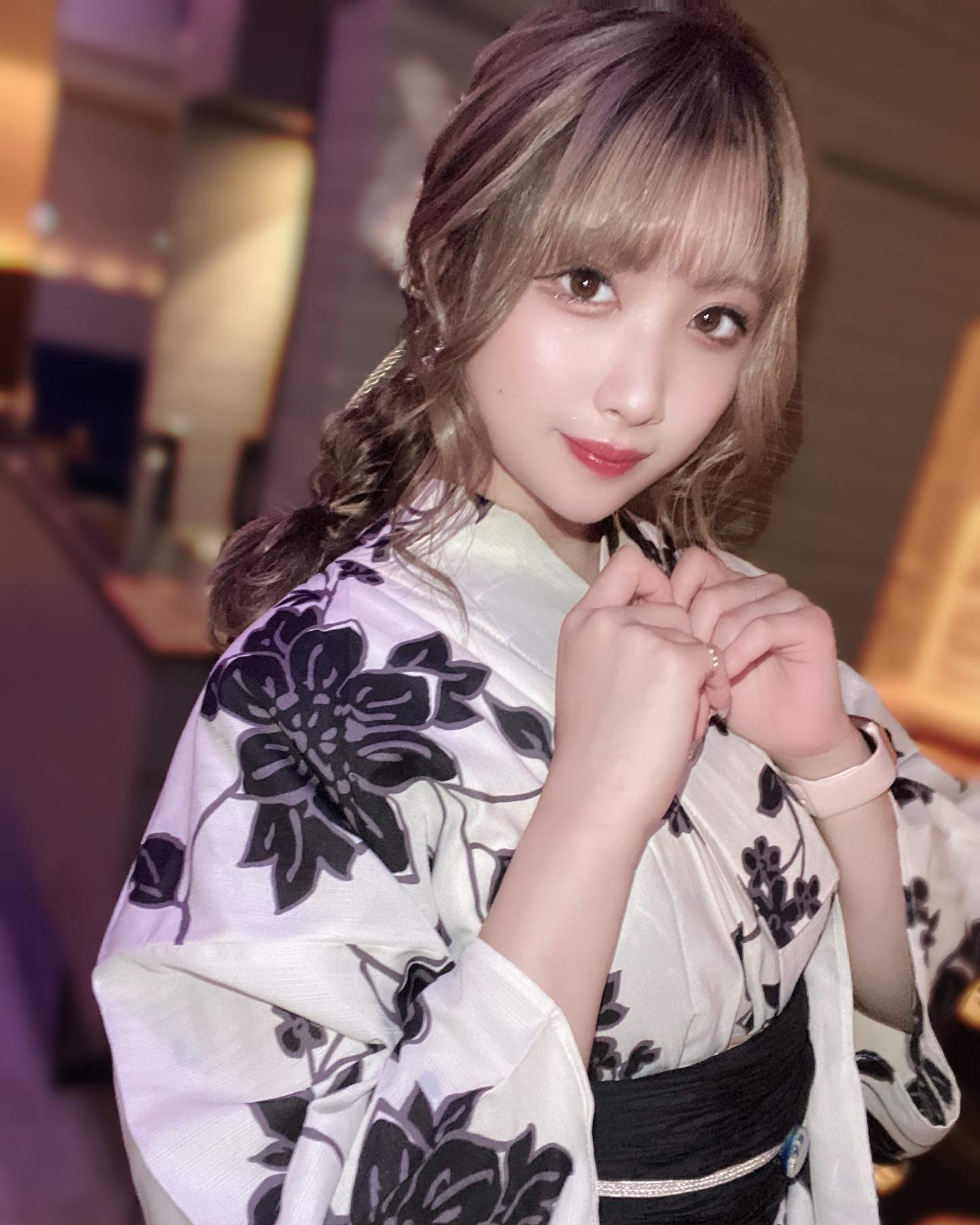 すすきの祭り1日目に着てた浴衣だよ👘

お祭り知り合いばっかりだったから謎の安心感あったな( ᵕᴗᵕ )
身内が多いからこそ盛り上がったり久しぶりのお祭りで賑わってて楽しかった✨

お祭り期間に来て頂いた皆様ありがとうございました₍ᐢ..ᐢ₎

・
・

#芹沢あいな#浴衣#浴衣女子#すすきの祭り#撮影モデル#被写体#すすきの#すすきのキャバ嬢#すすきのニュークラ嬢#キャバ嬢#キャバクラ#ニュークラブ#ホステス#派手髪#ギャル#被写体モデル#清楚系女子#飲み屋#ナチュラルメイク#色白#グラビア#ミナミ#北