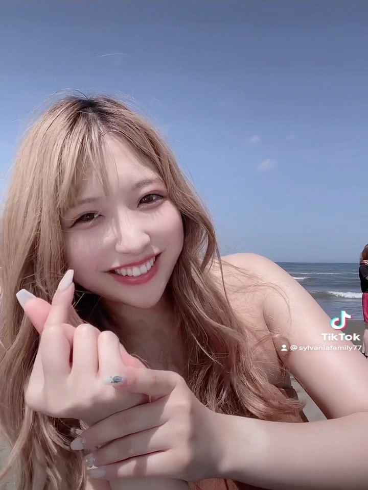 TikTok全然撮ってなかったので見てください(՞ . .՞)

踊るの必死すぎてニヤけちゃう🫢