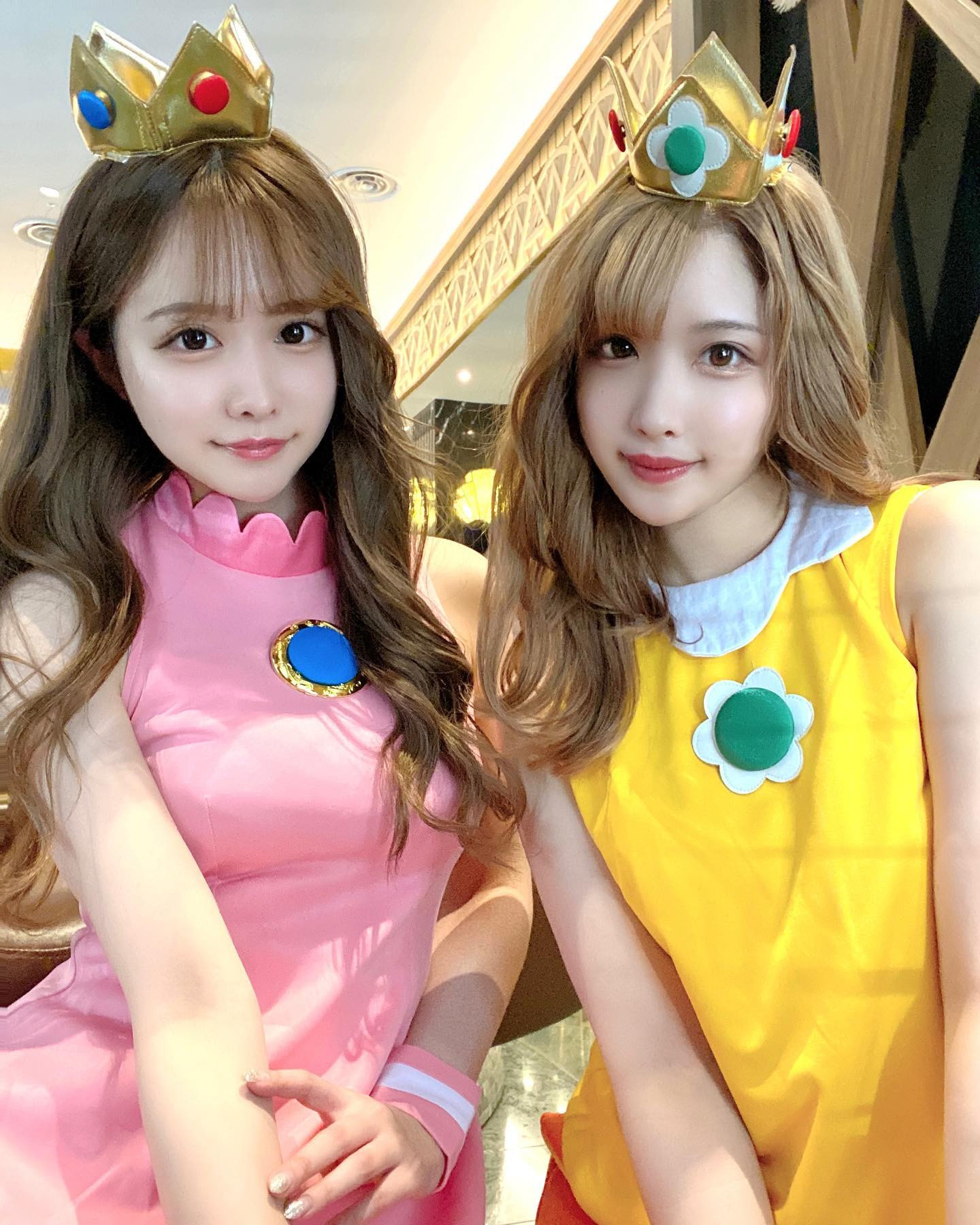 またユニバの投稿 笑

ピーチ姫とデイジー姫の姫コラボした🌟

かのんとは何かとコスプレ系で併せする事多くて毎回楽しい🥳

今年のハロウィンはなにしよっかな

・
・

#ユニバ#ユニバーサルスタジオジャパン#ユニバコーデ#マリオ#ルイージ#ピーチ姫#デイジー#スーパーマリオ#スーパーマリオワールド#任天堂#usj#usjコーデ#ホステス#ニュークラ嬢#キャバ嬢#コスプレ#コスプレイヤーさんと繋がりたい#あざとい系女子 #大阪#大阪観光#ミナミ#北新地#北海道旅行#cosplay#game#japanes