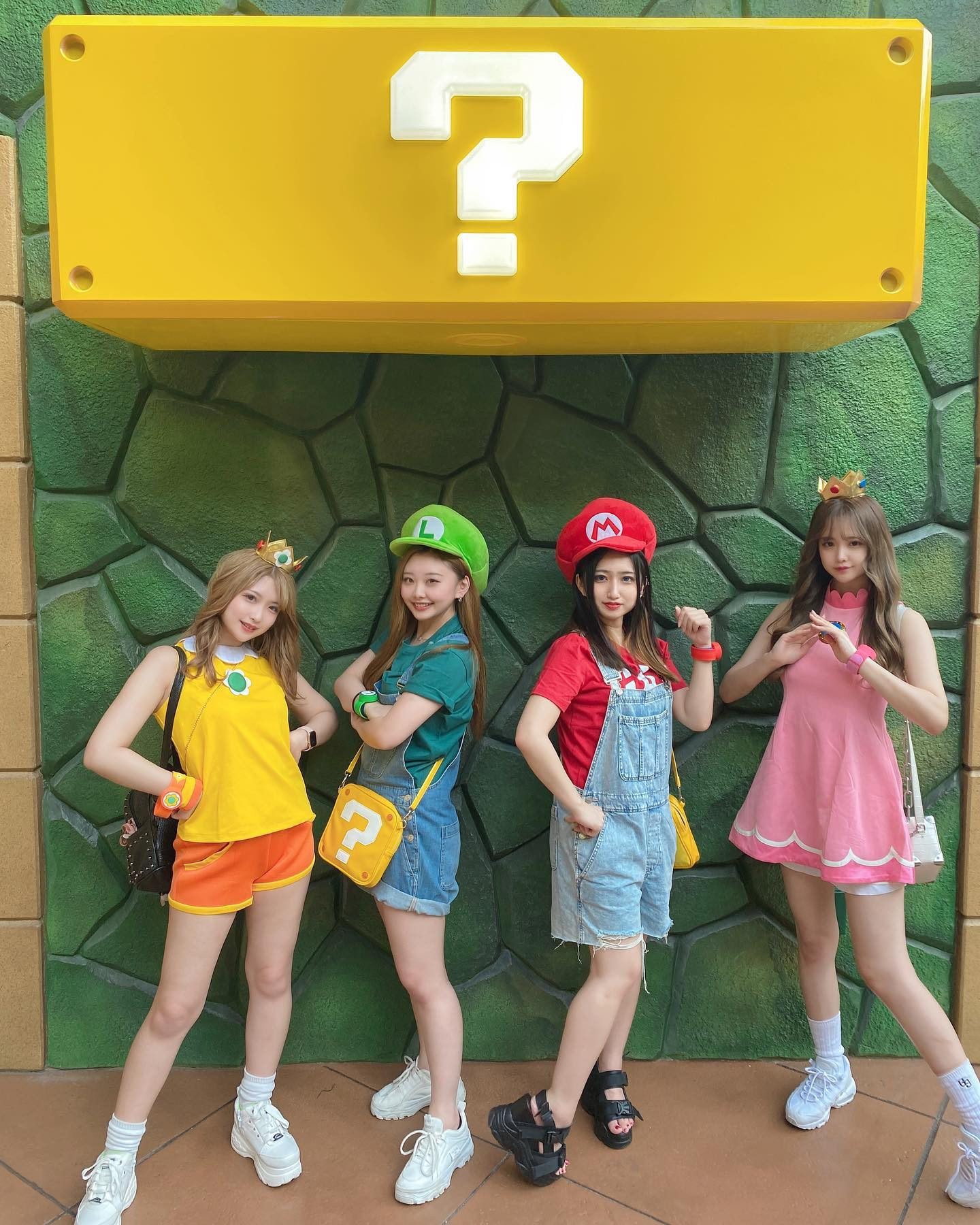 ユニバの写真載せたいのありすぎて困るʔ•̫͡•ʔ

・
・

 #ユニバ#ユニバーサルスタジオジャパン#ユニバコーデ#マリオ#ルイージ#ピーチ姫#デイジー#スーパーマリオ#スーパーマリオワールド#任天堂#usj#usjコーデ#ホステス#ニュークラ嬢#キャバ嬢#コスプレ#コスプレイヤーさんと繋がりたい#あざとい系女子 #大阪#大阪観光#ミナミ#北新地#北海道旅行#cosplay#game#japanesegirl#portrait#coordinate#fashion#🌎