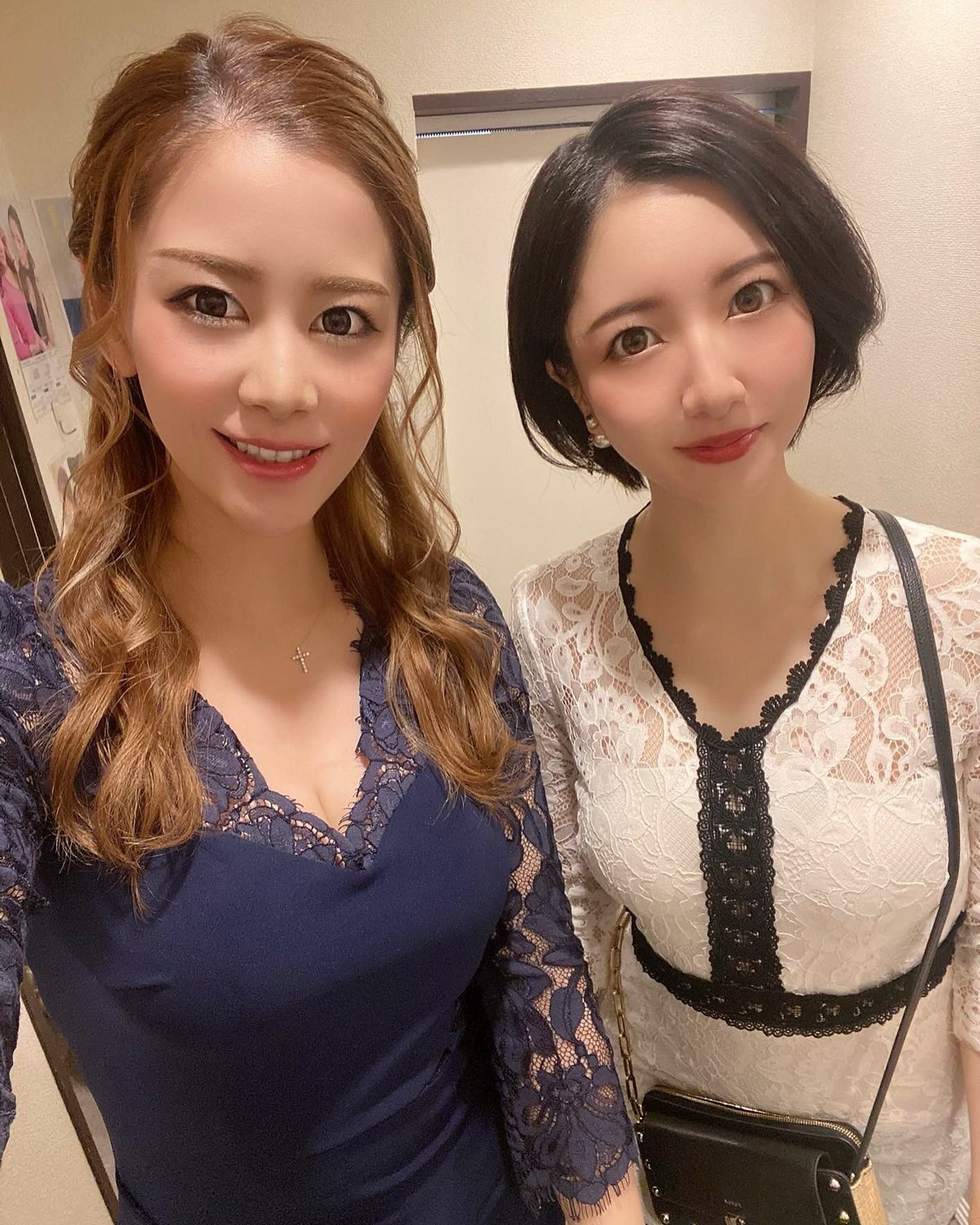 、
祝日ですがお店営業です🙋🏻‍♀️
☔️☔️☔️でお暇そうだなぁ🥹

#ヘレナ#響グループ#百瀬るあ
#札幌#すすきの#北海道#ニュークラブ#ニュークラ嬢
#すすきのニュークラ#ラウンジ#ラウンジ嬢#キャバクラ#キャバ嬢#ホステス#道産子#美女スタグラム#求人#自撮り#ヘアアレンジ#キャバキャバ
#ゴルフ#ゴルフ女子#旅行#JGC#JAL#カメラ