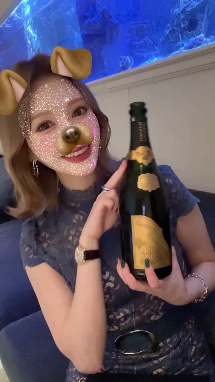 ソウメイごくごく飲んでる🍾

#エリアG #エリアGグループ #オーシャンスカイ #オーシャンスカイ札幌 #オーシャンスカイ札幌りお#オーシャンスカイRio
#ニュークラブオーシャンスカイ札幌
.
.
#キャバクラ #キャバ #キャバ嬢 #キャバクラ嬢 #すすきのキャバクラ #すすきのキャバ嬢
.
#ニュークラ #ニュークラブ #キャバキャバ #すすきのニュークラ #すすきのニュークラブ
#すすきのニュークラエリアG #すすきのニュークラブエリアG #すすきのニュークラオーシャンスカイ札幌 #すすきのニュ