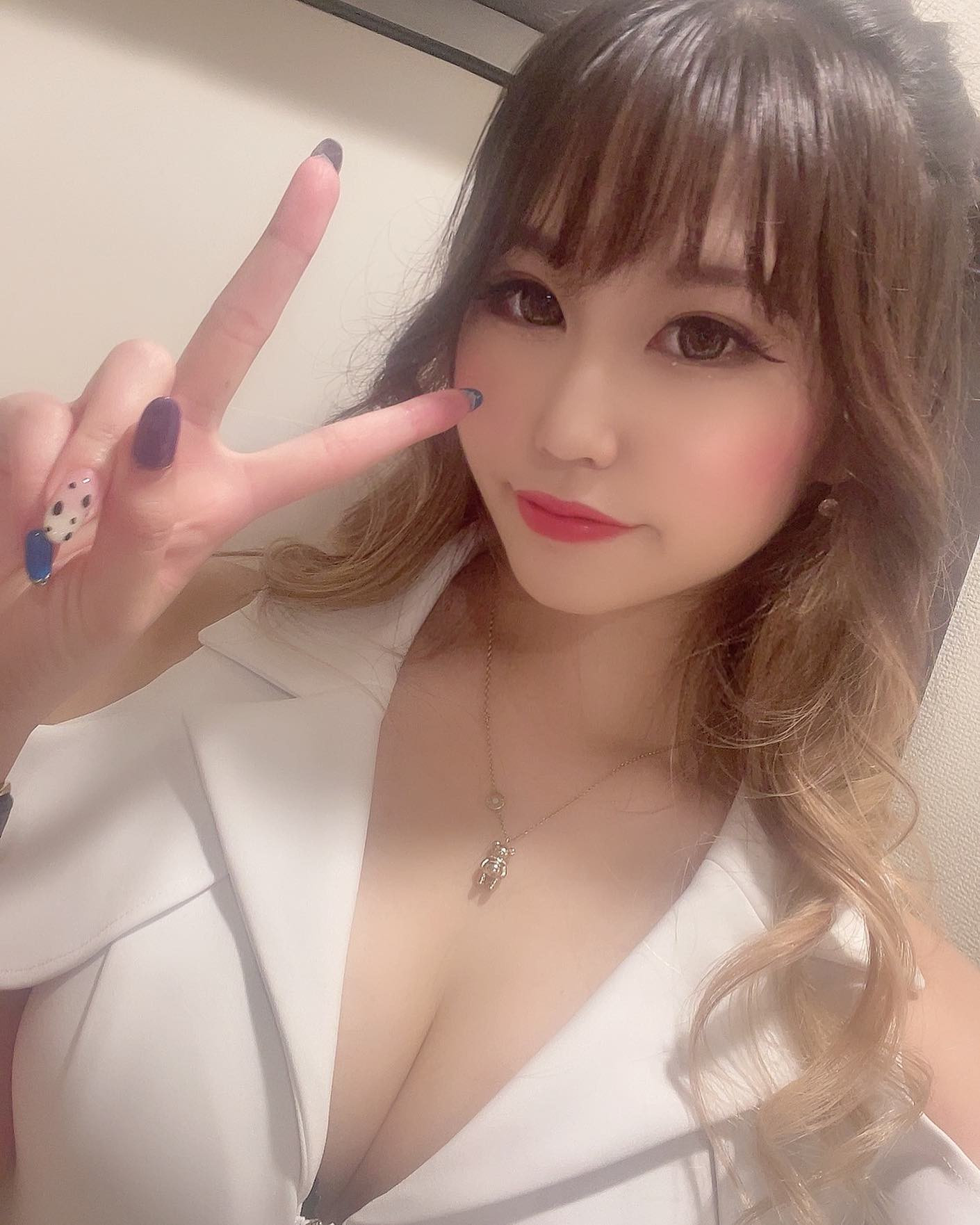 今日も出勤です😇

@helena_hibikigroup 

#クラブヘレナ　#響グループ　#天海莉央奈　#札幌　#すすきの　#北海道　#ニュークラブ　#ニュークラ嬢　#すすきのニュークラ　#ラウンジ　#ラウンジ嬢　#キャバクラ　#キャバ嬢　#ホステス　#道産子　#美女スタグラム　#求人　#自撮り　#ヘアアレンジ　#キャバキャバ#札幌観光#お酒#酔っ払い#歌舞伎町#錦#中州#国分町#お酒好きと繋がりたい#自撮り#いいね返し