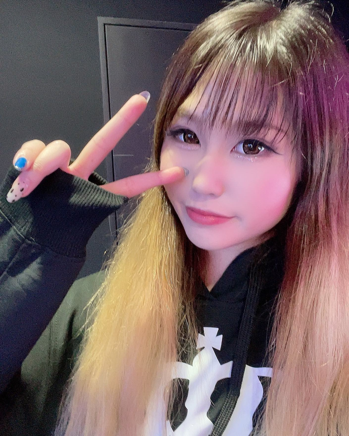 今日は定休日です😇

@helena_hibikigroup 

#クラブヘレナ　#響グループ　#天海莉央奈　#札幌　#すすきの　#北海道　#ニュークラブ　#ニュークラ嬢　#すすきのニュークラ　#ラウンジ　#ラウンジ嬢　#キャバクラ　#キャバ嬢　#ホステス　#道産子　#美女スタグラム　#求人　#自撮り　#ヘアアレンジ　#キャバキャバ#札幌観光#お酒#酔っ払い#歌舞伎町#錦#中州#国分町#お酒好きと繋がりたい#自撮り#いいね返し