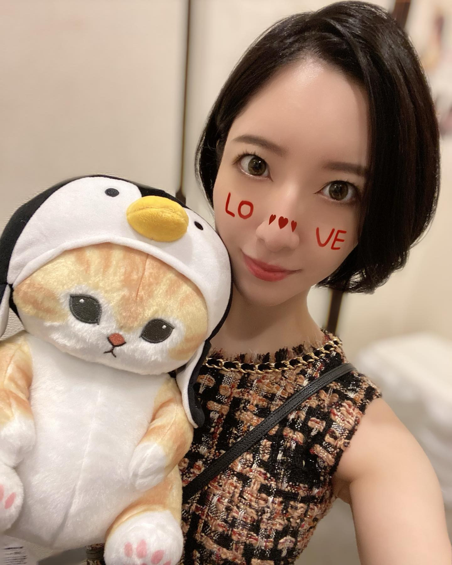 、
多分700円で取れた👏🏻
モフサンド❤️ペンギンにゃん🐧

#ヘレナ#響グループ#百瀬るあ
#札幌#すすきの#北海道#ニュークラブ#ニュークラ嬢
#すすきのニュークラ#ラウンジ#ラウンジ嬢#キャバクラ#キャバ嬢#ホステス#道産子#美女スタグラム#求人#自撮り#ヘアアレンジ#キャバキャバ
#ゴルフ#ゴルフ女子#旅行#JGC#JAL#カメラ