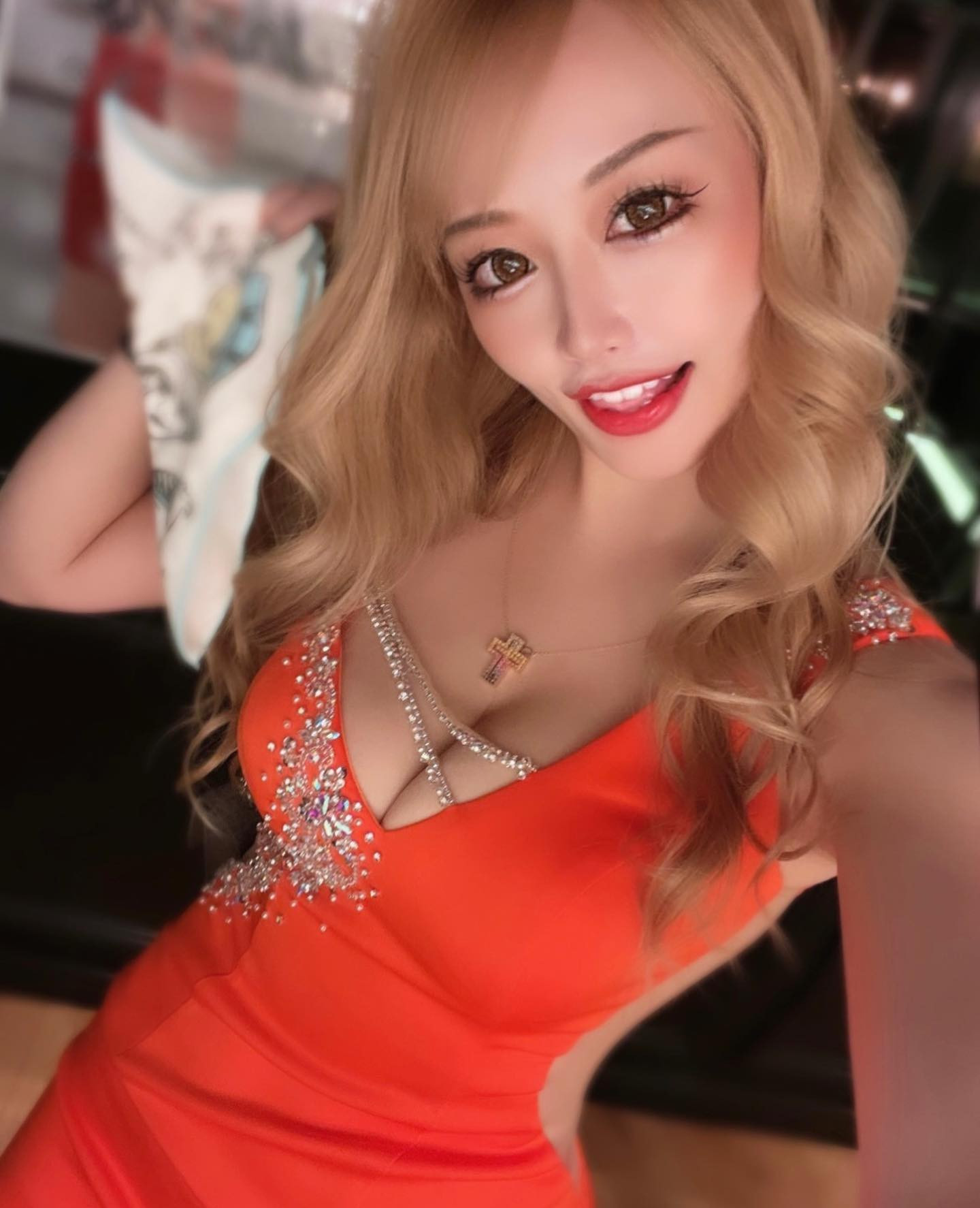 🌈ドレスはカラフルがお好み🧡✨
 #明るい色味 #発色 #元気が出る
 #キラキラ #テンションあがる #キャバ嬢
 #キャバドレス #金髪しかかたん #ギャル