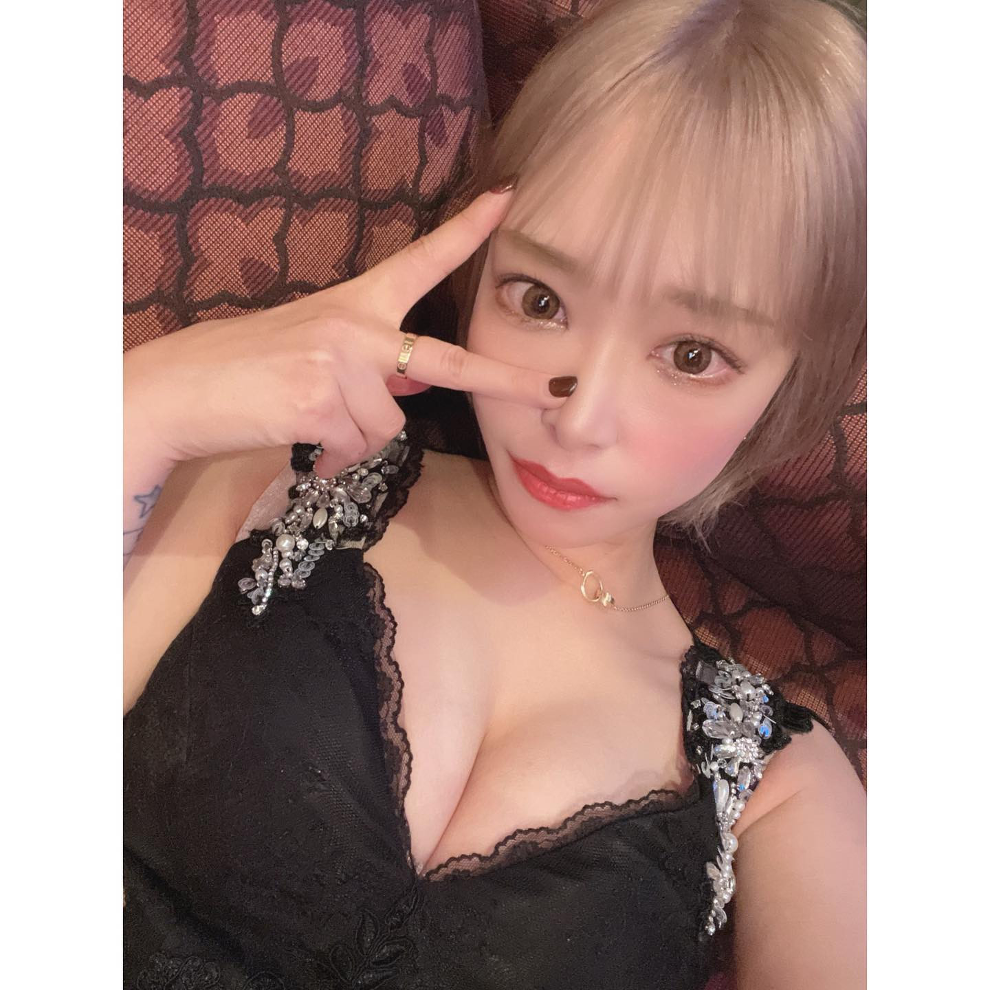 .
.
顔面も身体も爆浮腫の日☁
.