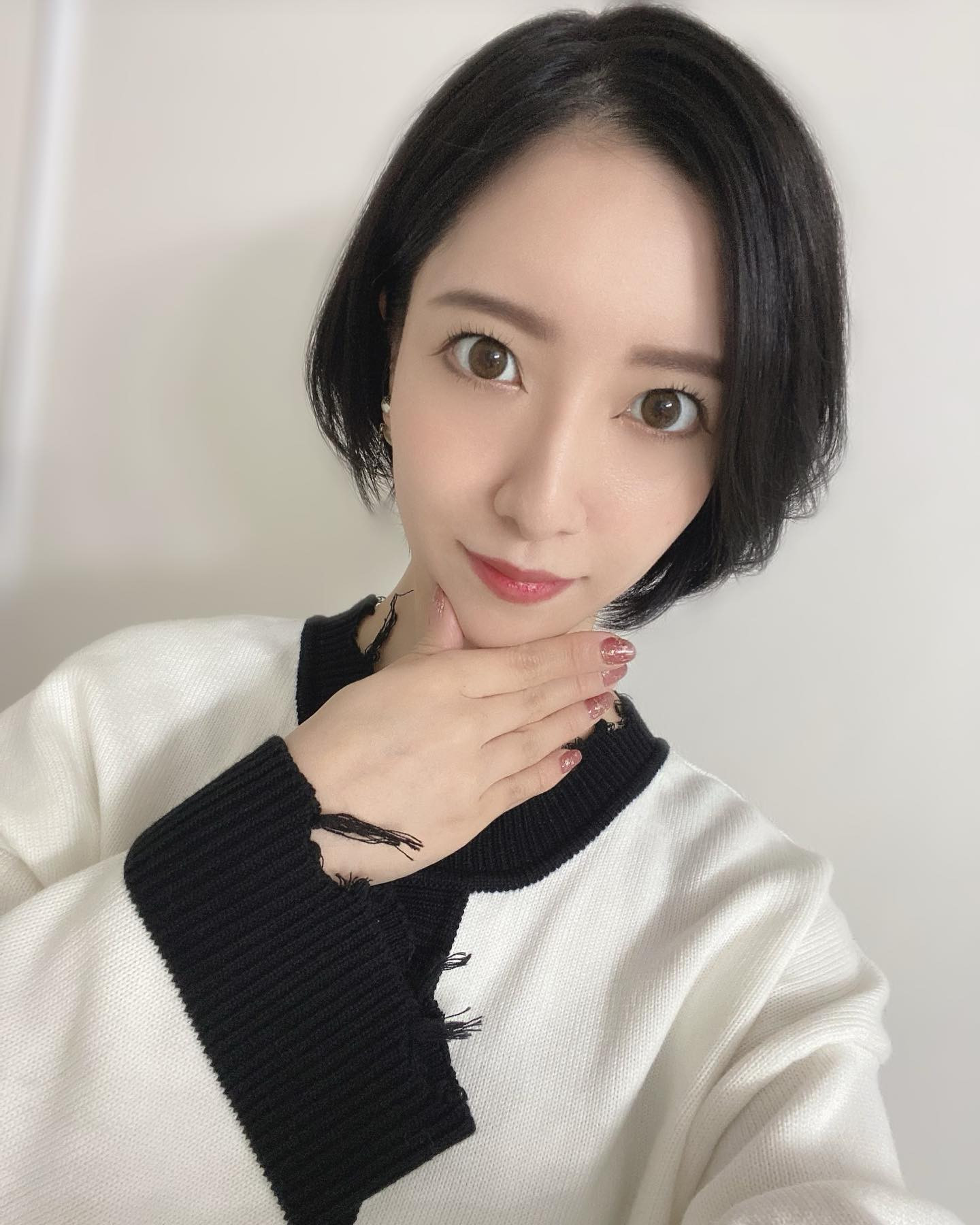 、
今更だけど
ネイル秋色に変えてました😋笑

#ヘレナ#響グループ#百瀬るあ
#札幌#すすきの#北海道#ニュークラブ#ニュークラ嬢
#すすきのニュークラ#ラウンジ#ラウンジ嬢#キャバクラ#キャバ嬢#ホステス#道産子#美女スタグラム#求人#自撮り#ヘアアレンジ#キャバキャバ
#ゴルフ#ゴルフ女子#旅行#JGC#JAL#カメラ