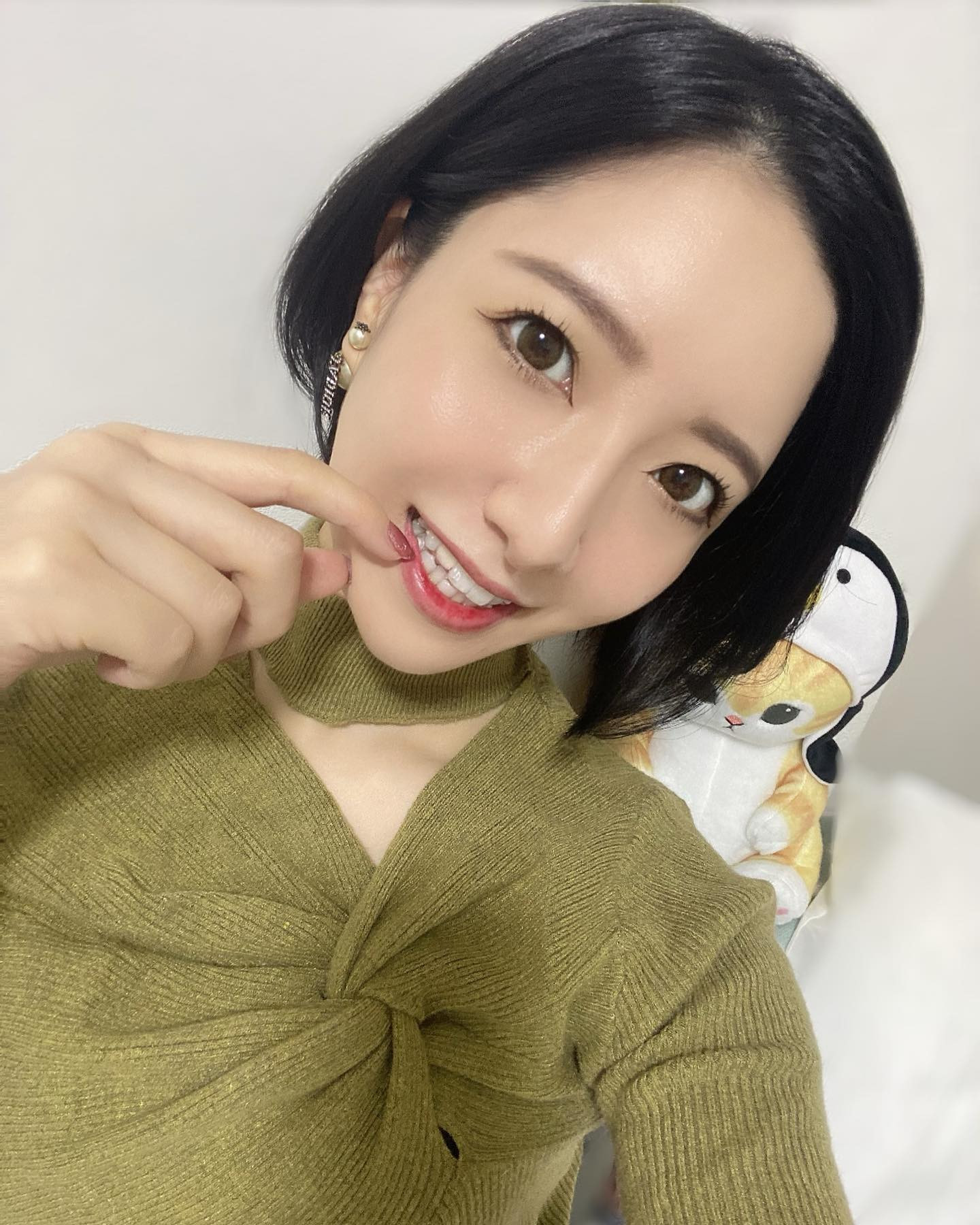 、
マウスピース矯正始めました💚
4ヶ月後にわ完成予定！
子供の頃矯正してたんだけど
ちょっと後戻りしてガタガタなっちゃたのを治します🥺
ずっとやりたかった矯正なので
完成楽しみー！

#ヘレナ#響グループ#百瀬るあ
#札幌#すすきの#北海道#ニュークラブ#ニュークラ嬢
#すすきのニュークラ#ラウンジ#ラウンジ嬢#キャバクラ#キャバ嬢#ホステス#道産子#美女スタグラム#求人#自撮り#ヘアアレンジ#キャバキャバ
#ゴルフ#ゴルフ女子#旅行#JGC#JAL#カメラ