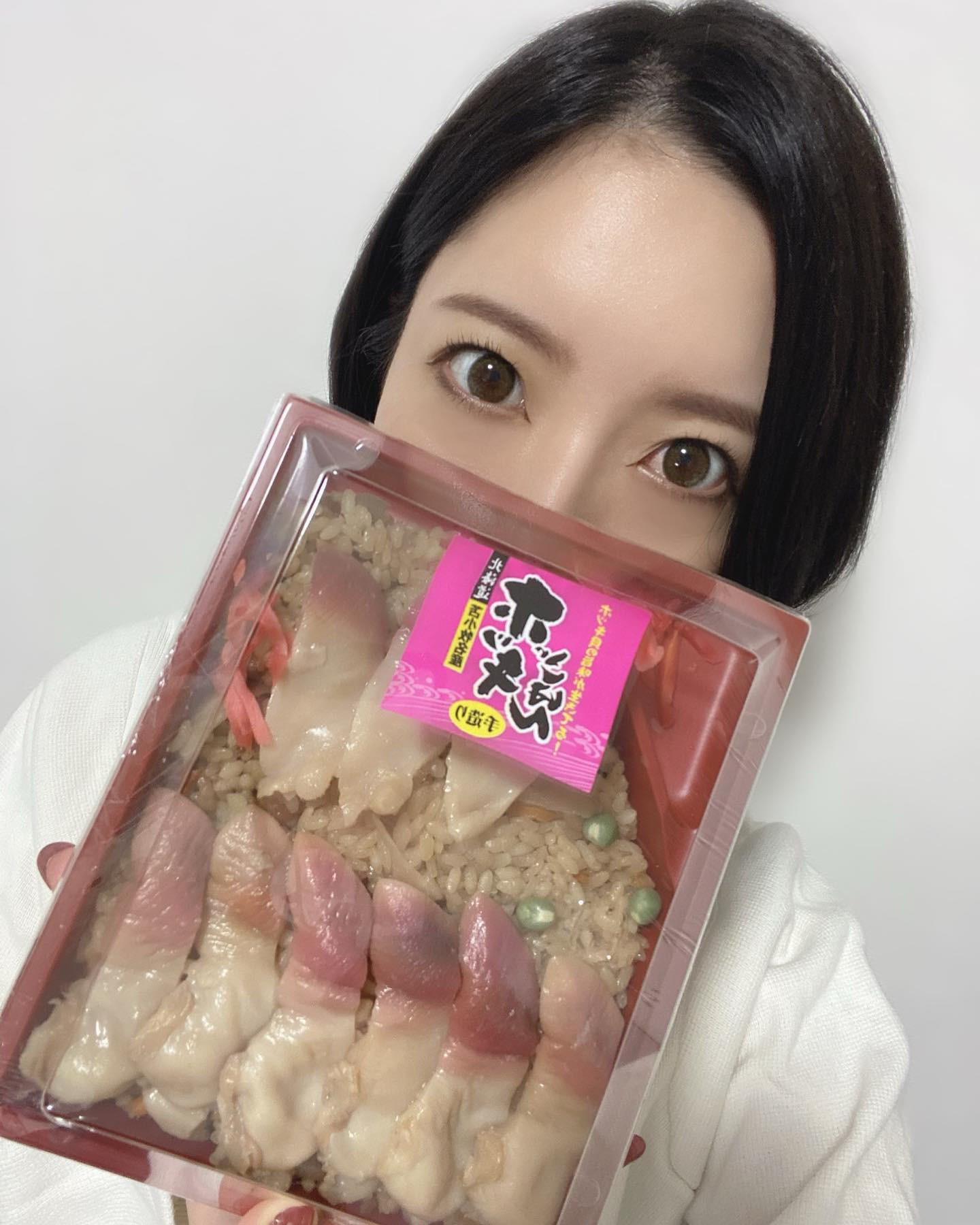 、
ホッキご飯食べたくて
ラストオータム行ってきた🍙
、
でもニセコピザの誘惑に負けて
ピザ食べて🍕ホッキご飯はお持ち帰りしたよ🤣

#ヘレナ#響グループ#百瀬るあ
#札幌#すすきの#北海道#ニュークラブ#ニュークラ嬢
#すすきのニュークラ#ラウンジ#ラウンジ嬢#キャバクラ#キャバ嬢#ホステス#道産子#美女スタグラム#求人#自撮り#ヘアアレンジ#キャバキャバ
#ゴルフ#ゴルフ女子#旅行#JGC#JAL#カメラ