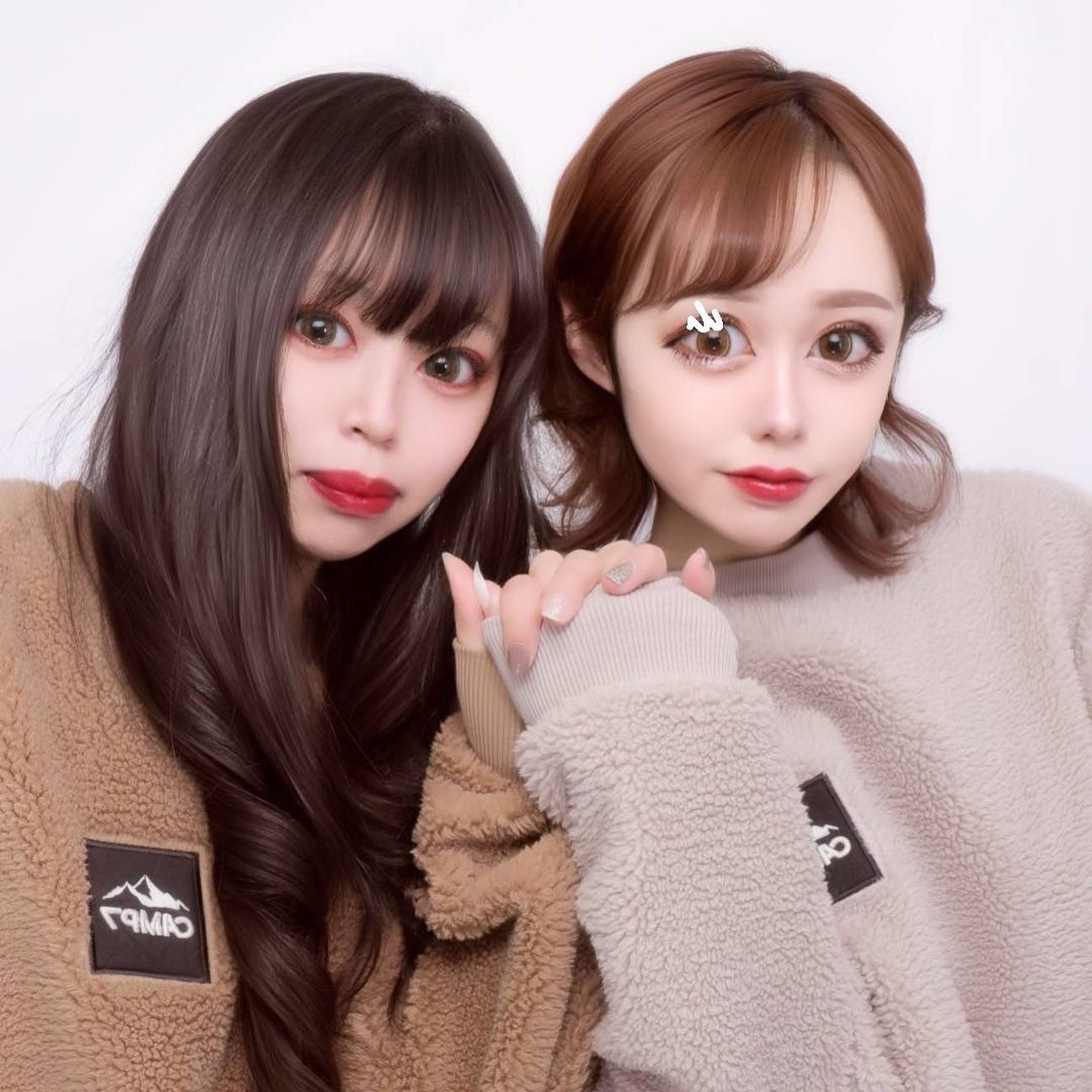 はる🥀
誕プレにはるとおそろの服くれた🥺
すんごい見られたけどはると双子コーデ出来て楽しかった！
大切にするね。ありがとう！！

 #はる  #親友  #ギャル  #双子コーデ  #おそろコーデ  #大好き