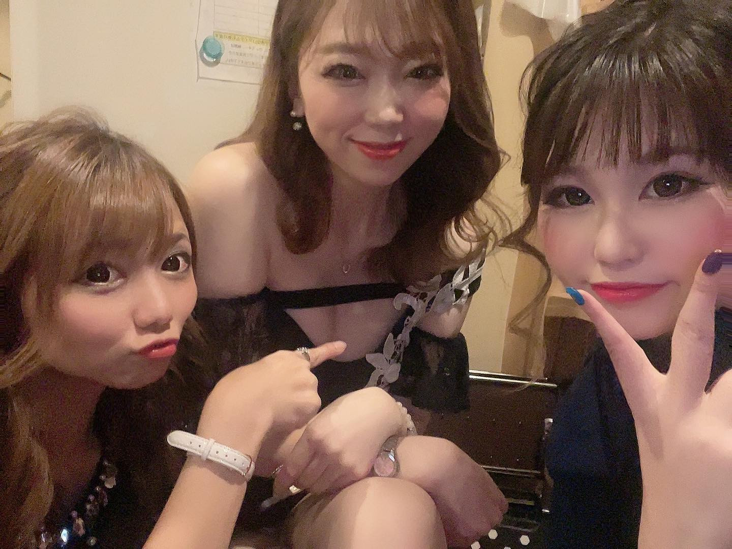 今日も出勤😇

@helena_hibikigroup 

#クラブヘレナ　#響グループ　#天海莉央奈　#札幌　#すすきの　#北海道　#ニュークラブ　#ニュークラ嬢　#すすきのニュークラ　#ラウンジ　#ラウンジ嬢　#キャバクラ　#キャバ嬢　#ホステス　#道産子　#美女スタグラム　#求人　#自撮り　#ヘアアレンジ　#キャバキャバ#札幌観光#お酒#酔っ払い#歌舞伎町#錦#中州#国分町#お酒好きと繋がりたい#自撮り#いいね返し