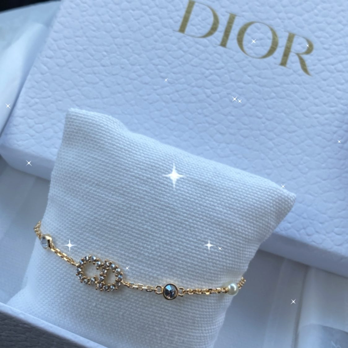 .
.
わあい🙌🤍
きらきらだいすき！！！
.
.
.
.
#dior #diorjewelry #감사합니다🙏