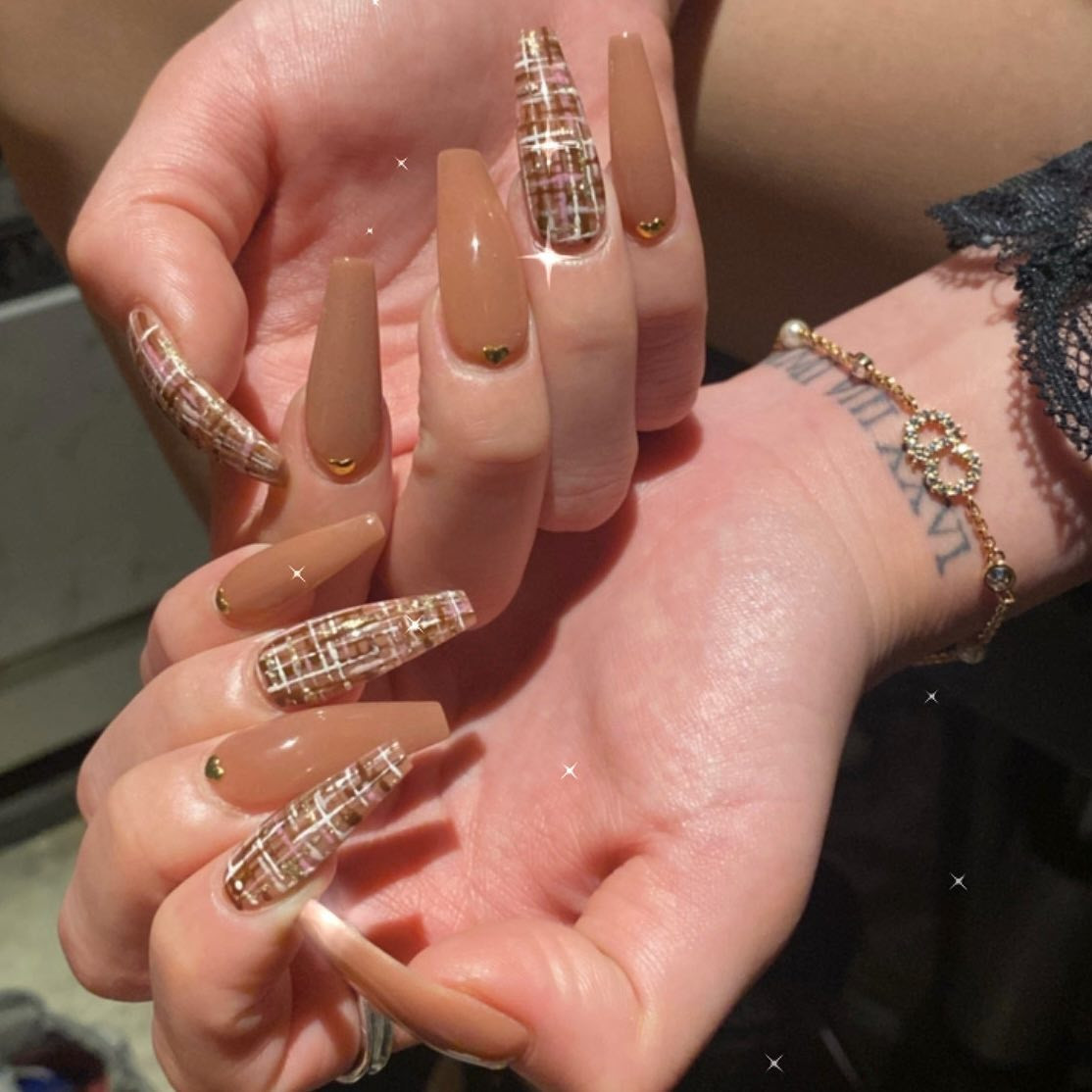 .
.
にゅ💅
.
秋だねええええ🍁
ツイードとチェックで迷った結果🙆‍♀️
.
ピンクベージュベース🧸♡
今回も激カワでやーんす！！
.
.
.
.
#new #newnail #newnails #newnails💅 #nail #nails #naildesign #秋ネイル #秋ネイルデザイン #秋ネイル2022 #autumn #autumnnails #tweednails #ツイードネイル #秋ツイードネイル #ネイル #ネイルデザイン #トレンドネイル #ジェルネイル #スカルプネイル #