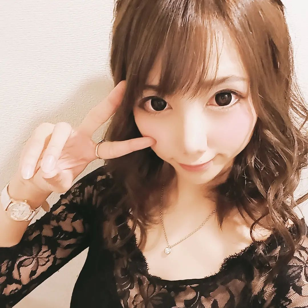 本日出勤です❕

#クラブヘレナ　#響きグループ　#水妃由羅　#札幌　#すすきの　#北海道　#ニュークラブ　#ニュークラ嬢　#すすきのニュークラ　#ラウンジ　#ラウンジ嬢　#キャバクラ　#キャバ嬢　#ホステス　#道産子　#美女スタグラム　#求人　#自撮り　#ヘアアレンジ　#キャバキャバ