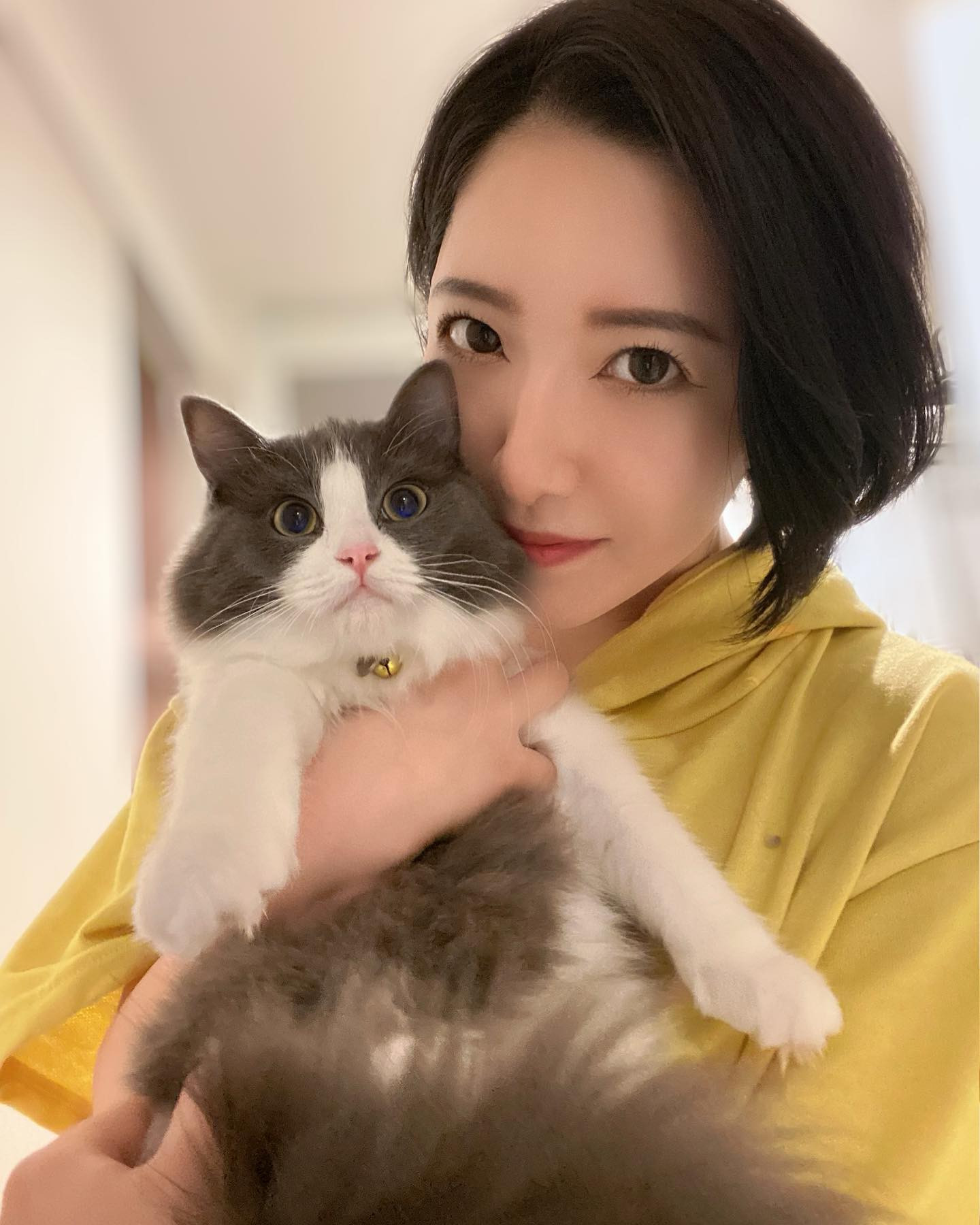 、
猫と過ごす寝曜日w

#ヘレナ#響グループ#百瀬るあ
#札幌#すすきの#北海道#ニュークラブ#ニュークラ嬢
#すすきのニュークラ#ラウンジ#ラウンジ嬢#キャバクラ#キャバ嬢#ホステス#道産子#美女スタグラム#求人#自撮り#ヘアアレンジ#キャバキャバ
#ゴルフ#ゴルフ女子#旅行#JGC#JAL#カメラ