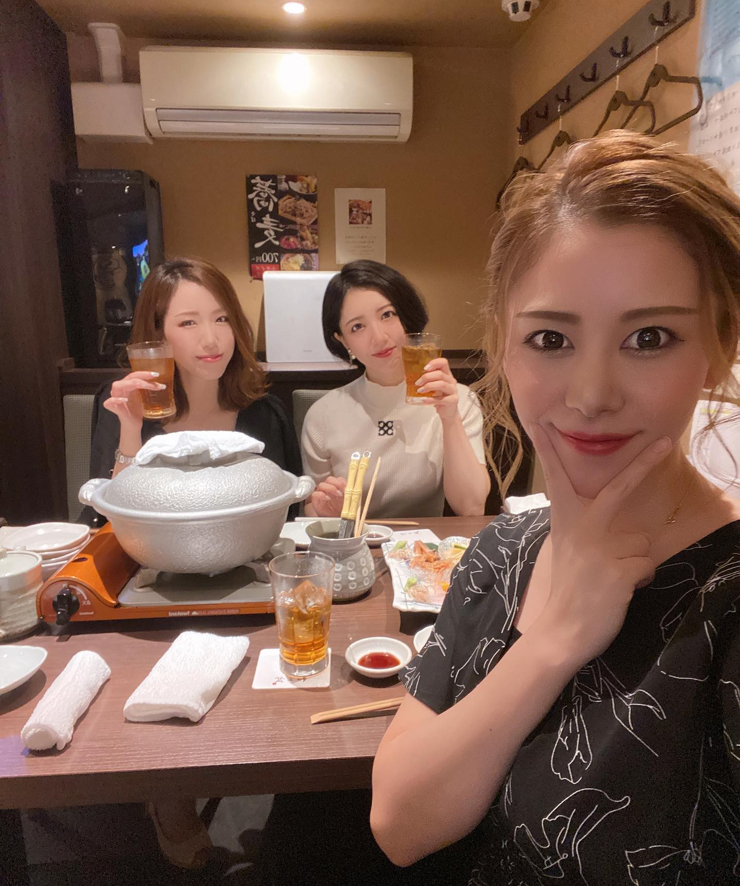 今週もよろしくお願い致します！！！
同伴今週一件も無いな…。お誘い待ってまーす😍🍁🧡

@helena_hibikigroup 

#クラブヘレナ #ヘレナ #響グループ #水沢愛美 #札幌 #すすきの #北海道 #ニュークラブ #ニュークラ嬢 #すすきのニュークラ #ラウンジ #ラウンジ嬢 #キャバクラ #キャバ嬢 #ホステス #道産子 #美女スタグラム #求人 #自撮り #ヘアアレンジ #キャバキャバ #hokkaido #sapporo #susukino #helena #hibikigroup 