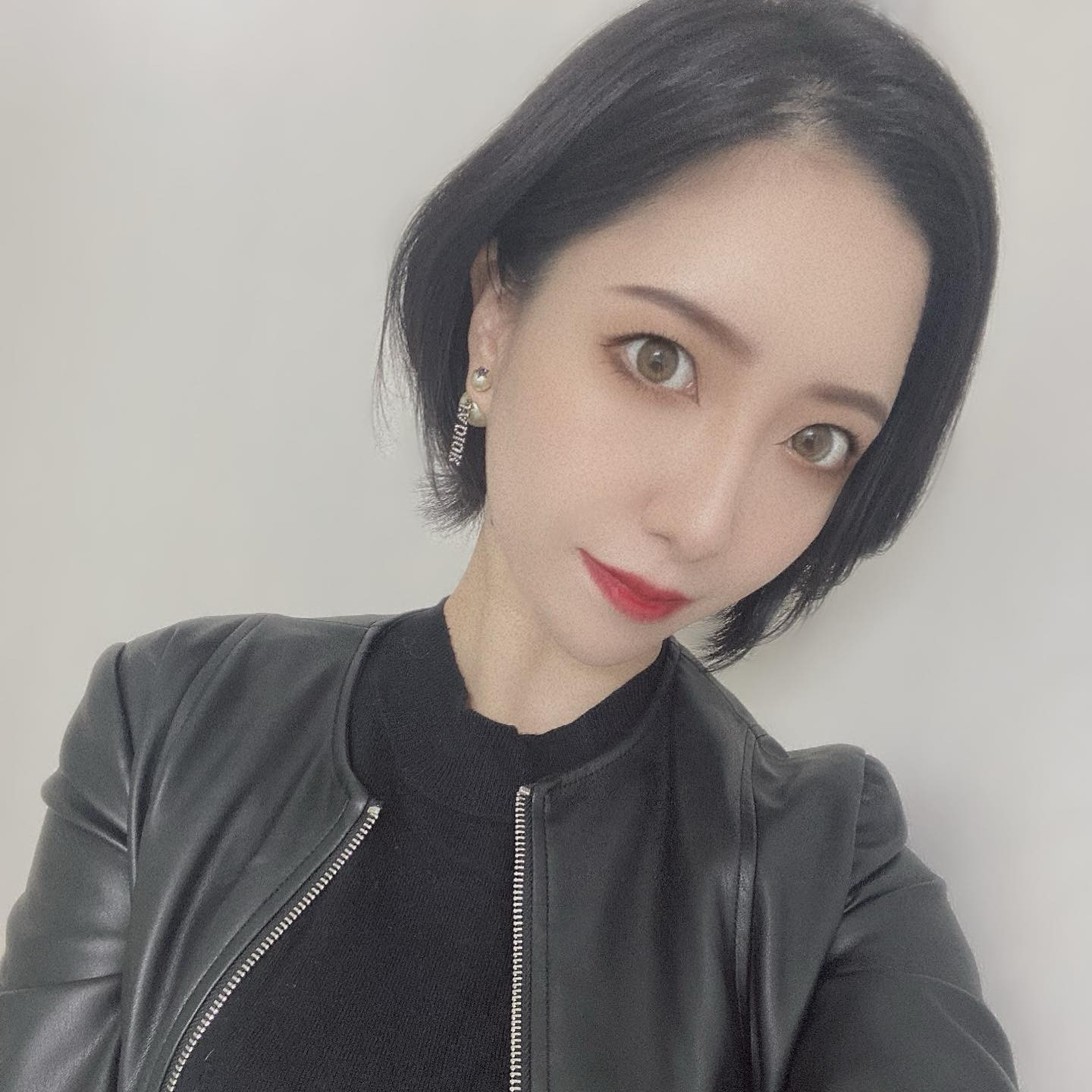 、
ライダースじゃ
寒かった😶‍🌫️😶‍🌫️😶‍🌫️

#ヘレナ#響グループ#百瀬るあ
#札幌#すすきの#北海道#ニュークラブ#ニュークラ嬢
#すすきのニュークラ#ラウンジ#ラウンジ嬢#キャバクラ#キャバ嬢#ホステス#道産子#美女スタグラム#求人#自撮り#ヘアアレンジ#キャバキャバ
#ゴルフ#ゴルフ女子#旅行#JGC#JAL#カメラ