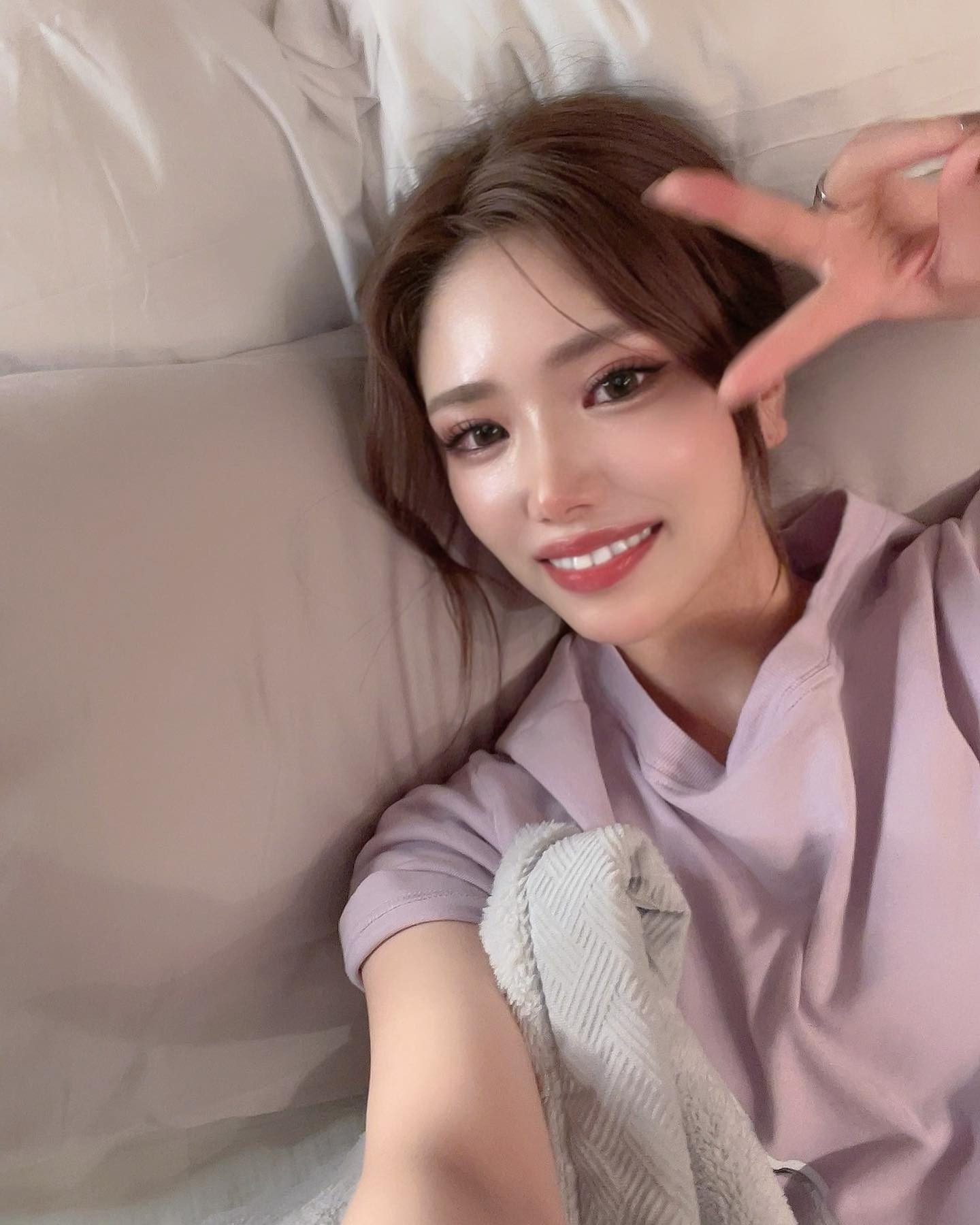 ごろごろこころごろパート2てきな🥱
ベッドにいる時が1番落ち着くー
.
.
#仙台 #国分町 #六本木 #歌舞伎町 #銀座 #札幌 #ススキノ #北新地 #中洲 #国分町キャバクラ #キャバクラ #キャバ嬢 #シャンパン #オレンジテラス #オレンジテラス仙台 #ニューヨーク #thenewyork #エリアgグループ #こころだよ