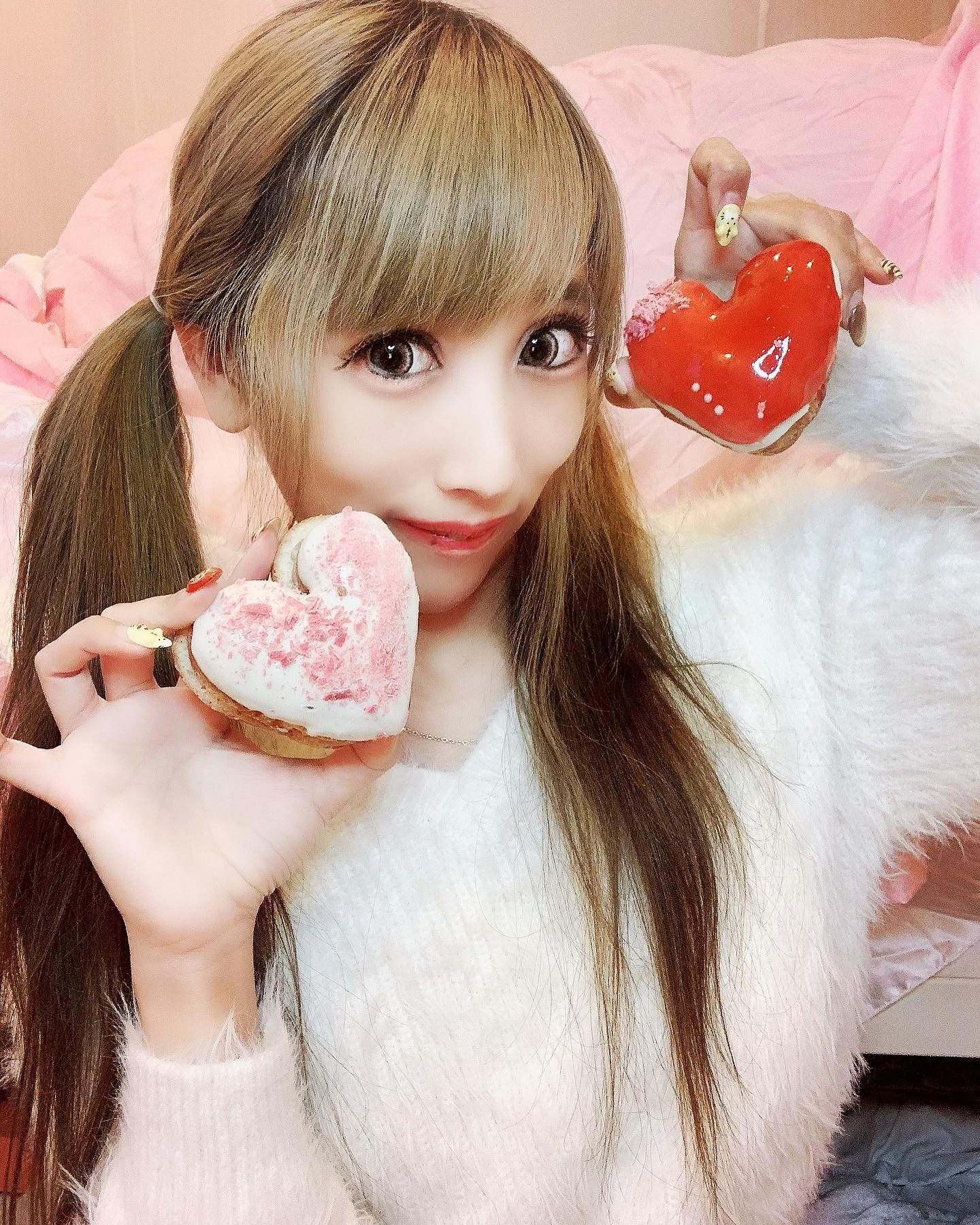 Happy Valentine💝
ミスドのハートドーナッツ
ヴィタメールコレクション🍩❤️
毎年バレンタインのドーナッツが
可愛くて大好き❤️
*
@misterdonut_jp 
#バレンタイン #ミスド #ミスタードーナツ #バレンタインチョコ #バレンタインデー #ハート #スイーツ #スイーツ部 #valentine #valentineday #doughnuts #misterdonut #valentinechocolate #sweetstagram #❤️ #ソロキャンプ #ソロキャンプ