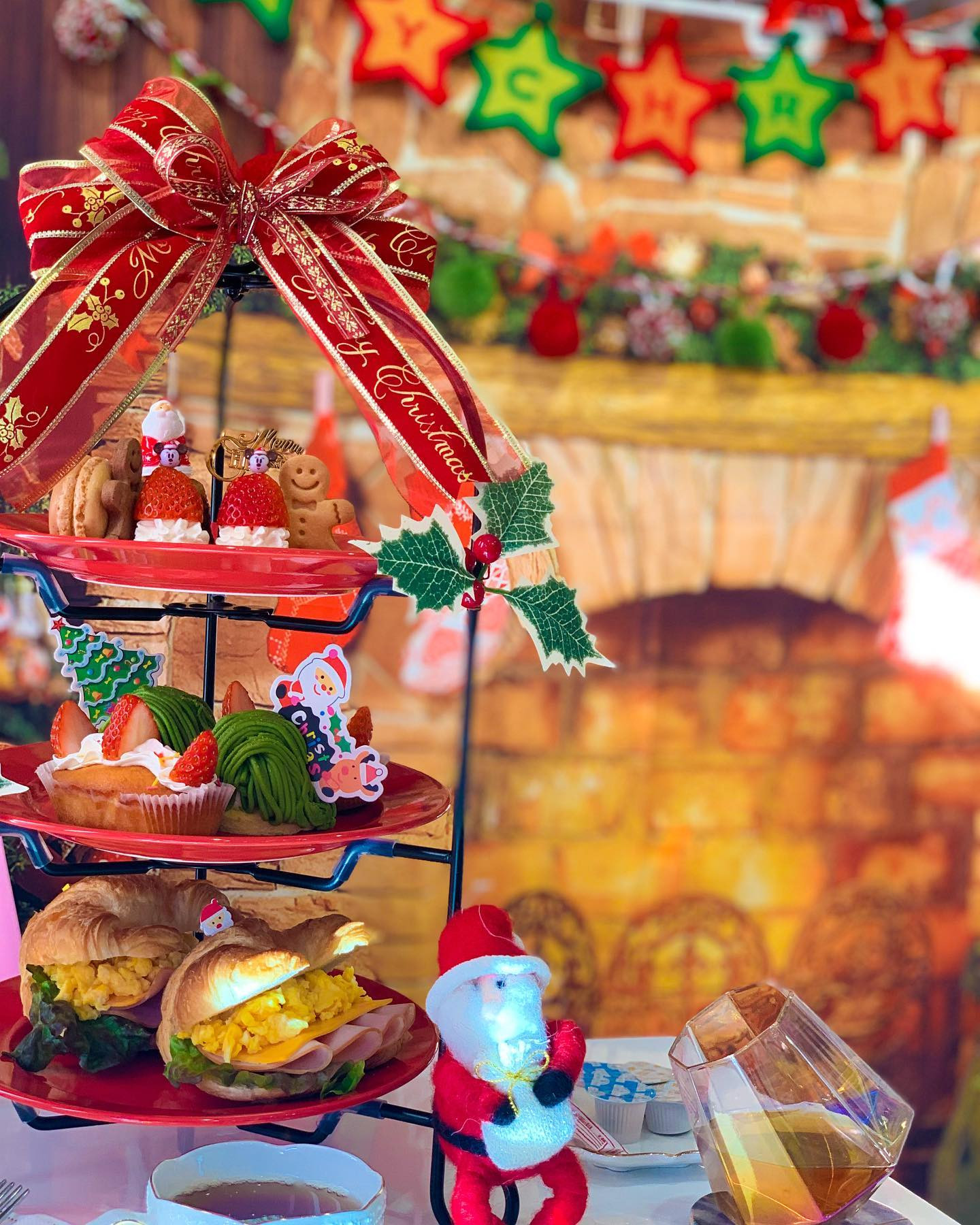 🎅❄️☃🎁🎄
Merry X'mas Afternoon tea🎄❤️
@remember6758 

中板橋remember🎀
*
* #中板橋カフェ #remember #クリスマスアフタヌーンティー #アフタヌーンティー #東京アフタヌーンティー #東京カフェ #映えスイーツ #映えスポット #アフタヌーンティー巡り #アフタヌーンティー好きな人と繋がりたい #クリスマスパーティー #サンタコス #スイーツ #甘いもの好きな人と繋がりたい #アフタヌーンティーティールーム #アフタヌーンティーセット