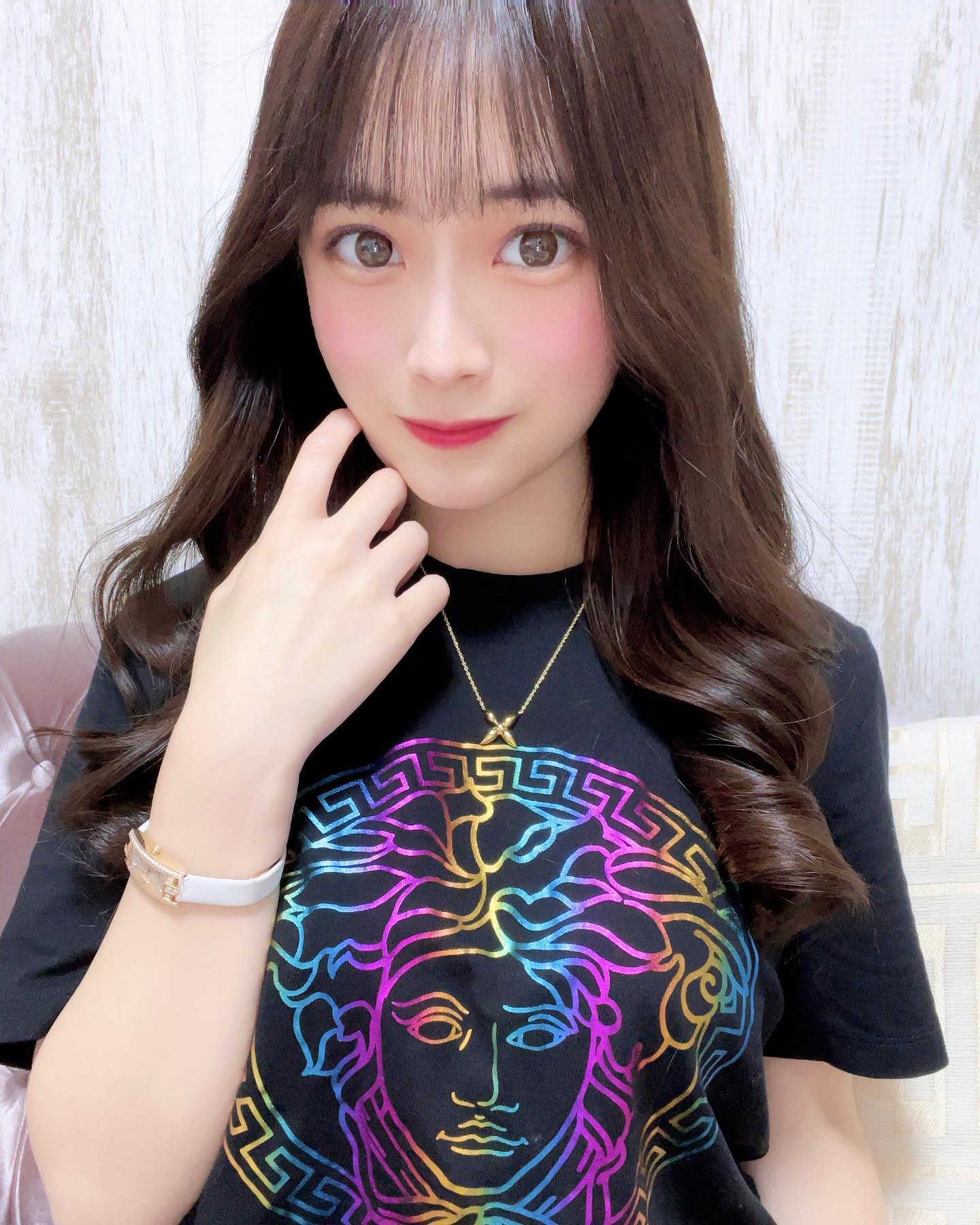 お気に入りのヴェルちゃんTシャツと
最近買ったヴィトンのネックレス❤️💙

貯金がどんどん崩れてく🫠💸笑

本日、今週ラスト２１時から出勤してます👏
華金飲もう〜〜🍺

#キャバ嬢 #歌舞伎町 #新宿 #六本木 #ドレス #北新地#キャバ#錦#中洲#名古屋#ホスト#ホステス#キャバドレス#大阪#すすきの#出勤#東京#シャンパン#水商売#キャバクラ#ニュークラブ#シティーグループ#ラピュタ