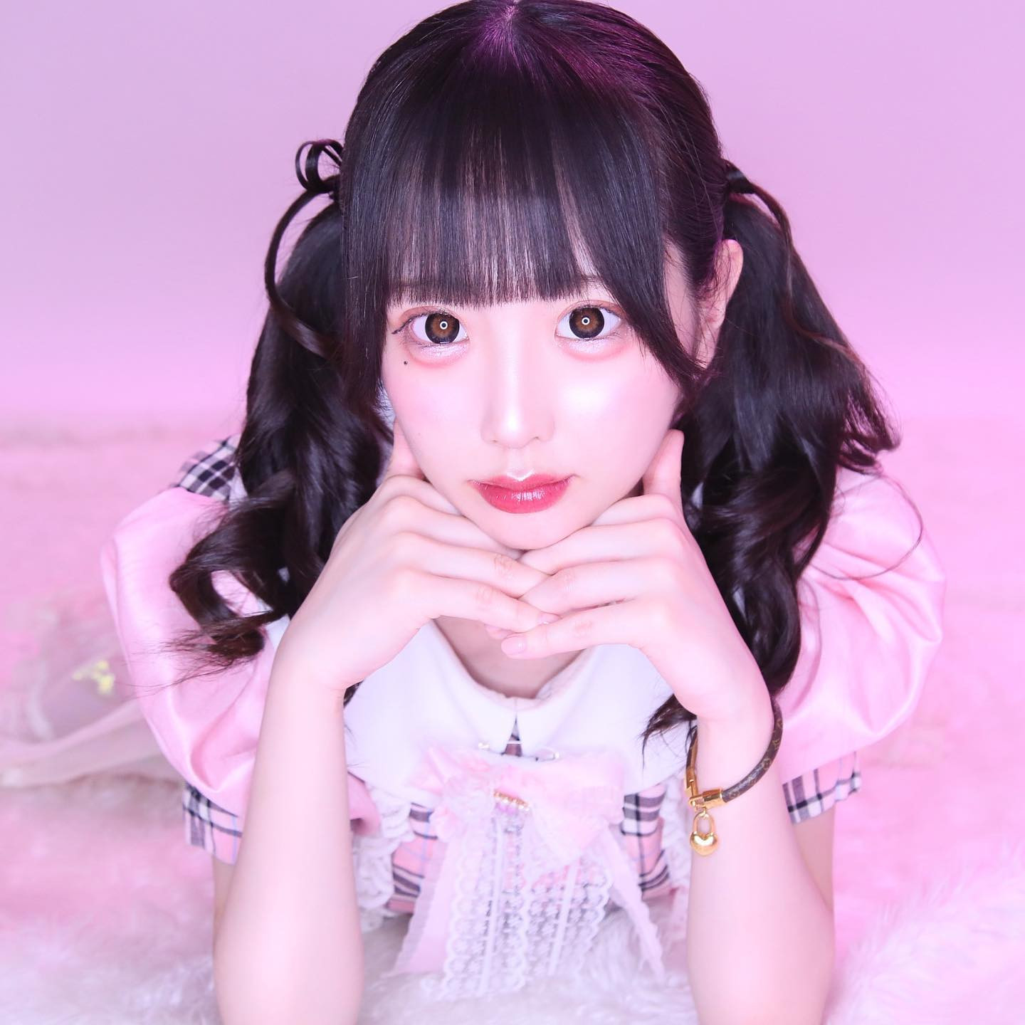 私以外見ないでよ

#コンカフェ #コンカフェ嬢 #歌舞伎町 #歌舞伎 #ガルバ #ガールズバー #量産型 #自撮り #自撮り界隈