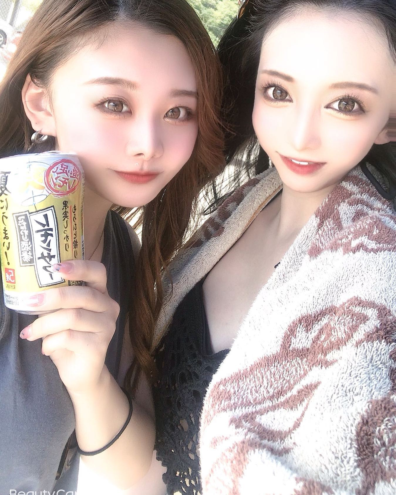 昨日のあちゃんと海行ってきた🥳

前の日のお昼から寝てなかったけど
全然いけた若い🥳

暑いの慣れてないから絶対熱中症だった
けど楽しかった🤍🤍

#キャバ嬢#ニュークラブ#ニュークラ嬢#すすきのキャバ嬢#すすきの#ススキノ#アテイン#アテイングループ#すすきのグルメ#北海道観光#北海道旅行#北海道ディナー#キャバドレス#可愛い#かわいい女の子#清楚系#ヘアメイク#海#水着#dress#sexy#cute#japanesegirl#asian