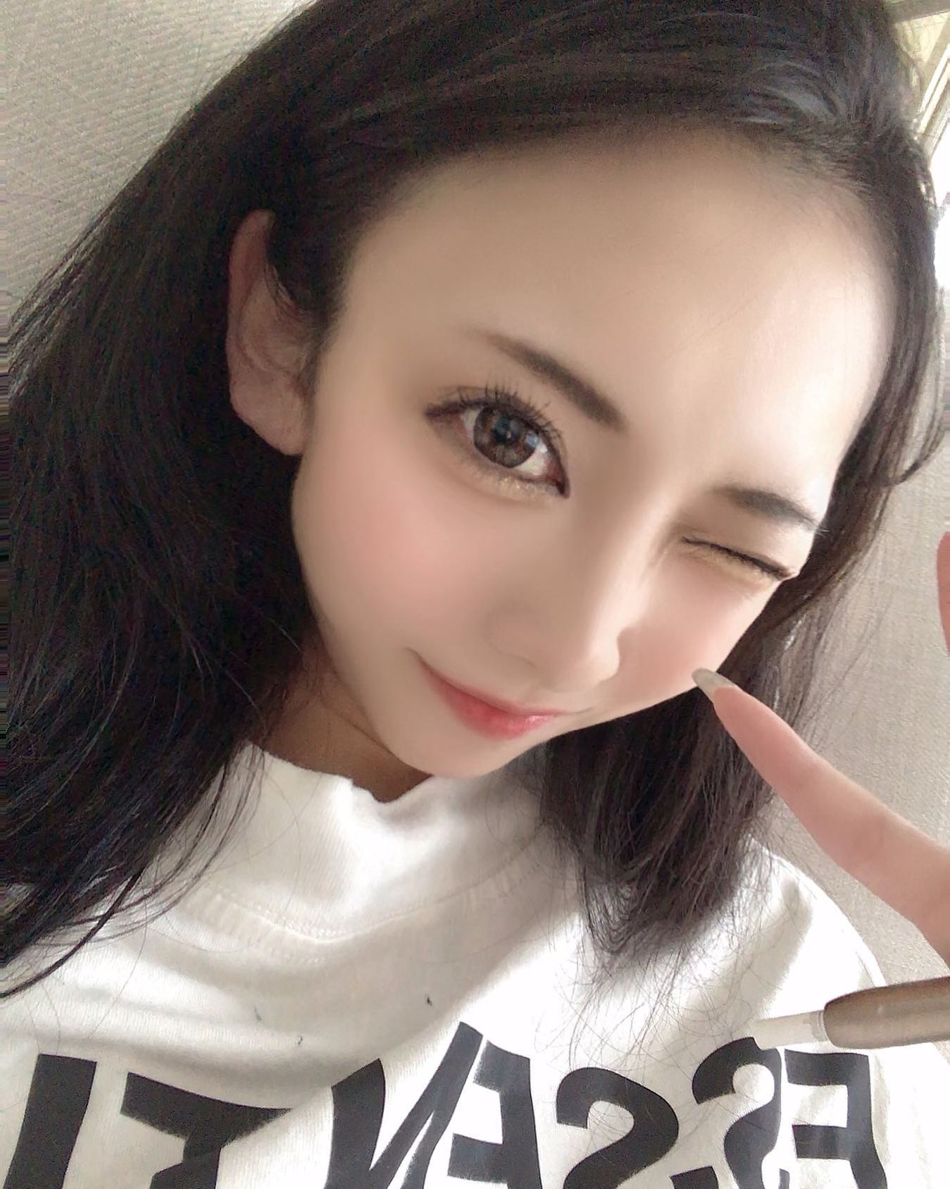 外は暑いのに室内は寒いんだよなあ😷

これヘアメほどいたあとだから
髪ぼっさぼさ🥲🥲

#キャバ嬢#ニュークラ嬢#すすきのキャバ嬢#すすきの#すすきのグルメ#北海道観光#北海道旅行#北海道ディナー#キャバドレス#かわいい女の子#清楚系#ヘアメイク#dress#sexy#cute#japanesegirl#asian