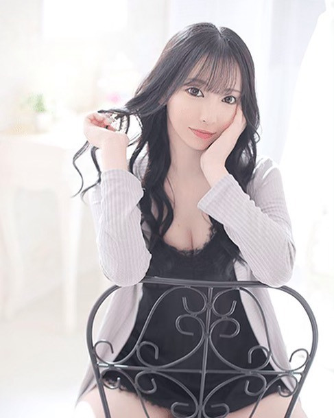 出勤🌟

最近暑すぎて夏バテする🥲🥲
毎年夏バテひどくて何も食べれなくなる🥲

写真がない😣

#キャバ嬢#ニュークラ嬢#すすきのキャバ嬢#すすきの#すすきのグルメ#アテイン#アテイングループ#ニュークラブ#リーマンズバー#北海道観光#北海道旅行#北海道ディナー#東京#歌舞伎町#キャバドレス#かわいい女の子#美人#清楚系#ヘアメイク#暑い#dress#sexy#cute#japanesegirl#asian